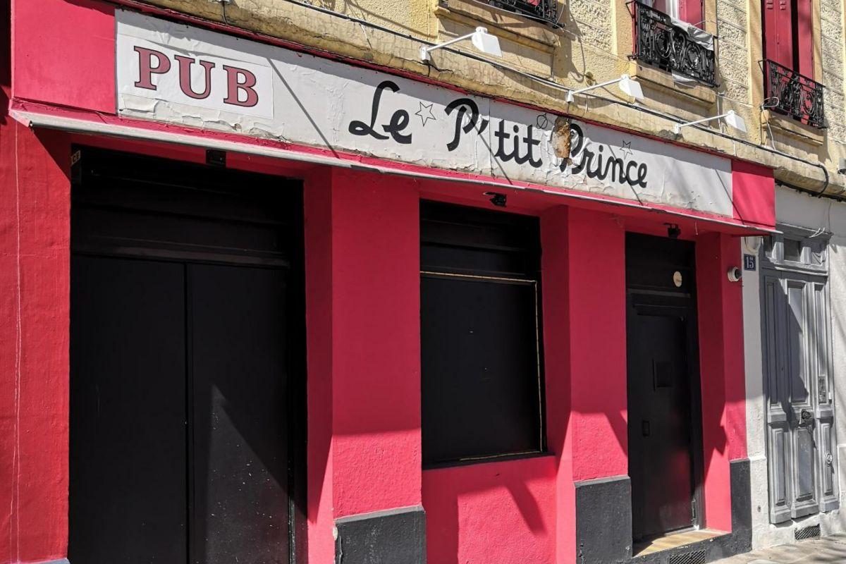 A closed Saint-Etienne pub en route to the Stade Geoffry-Guichard. Saint-Etienne, 16 April 2022.