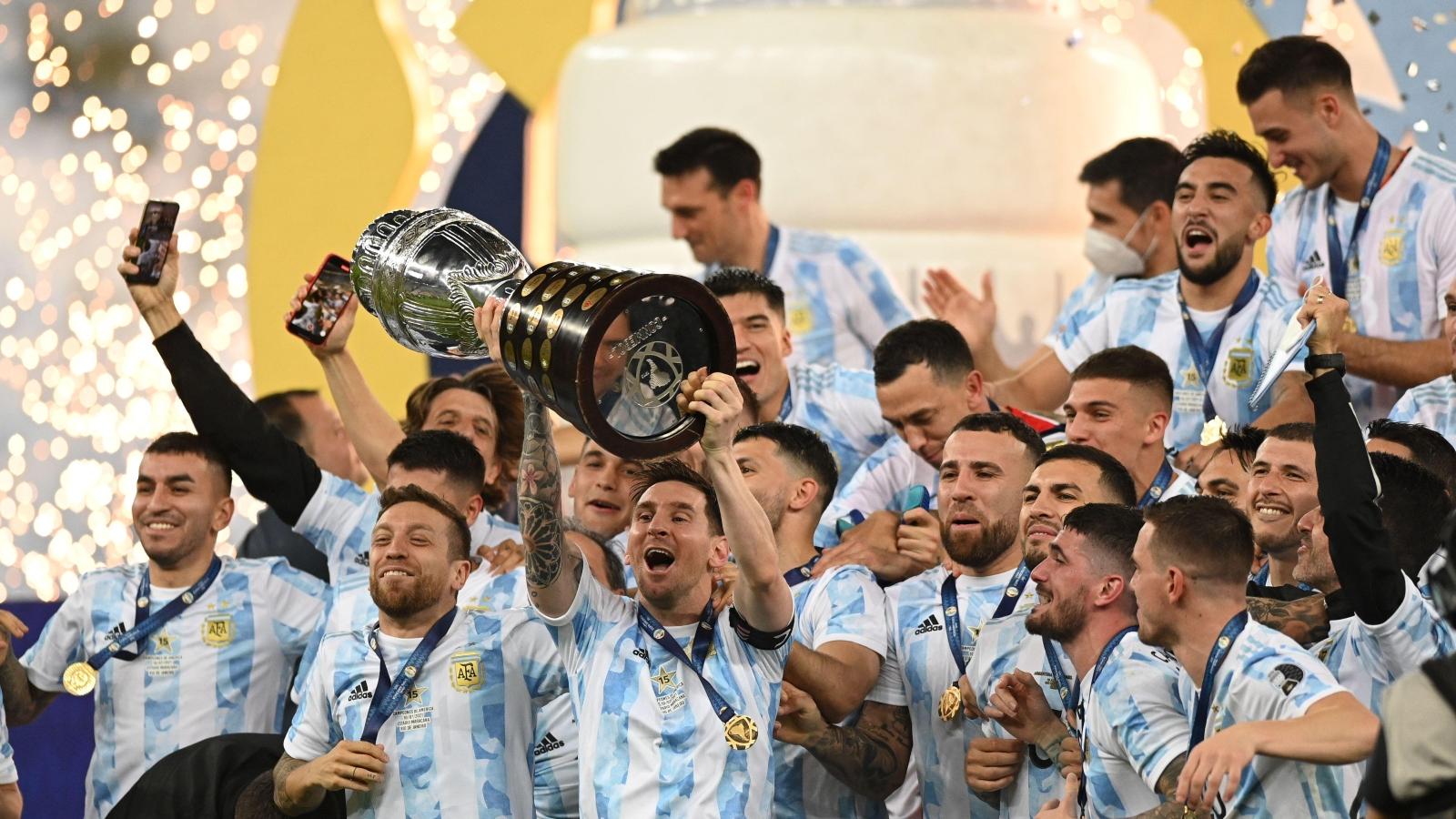 Lionel Messi lifting the trophy back in 2021.