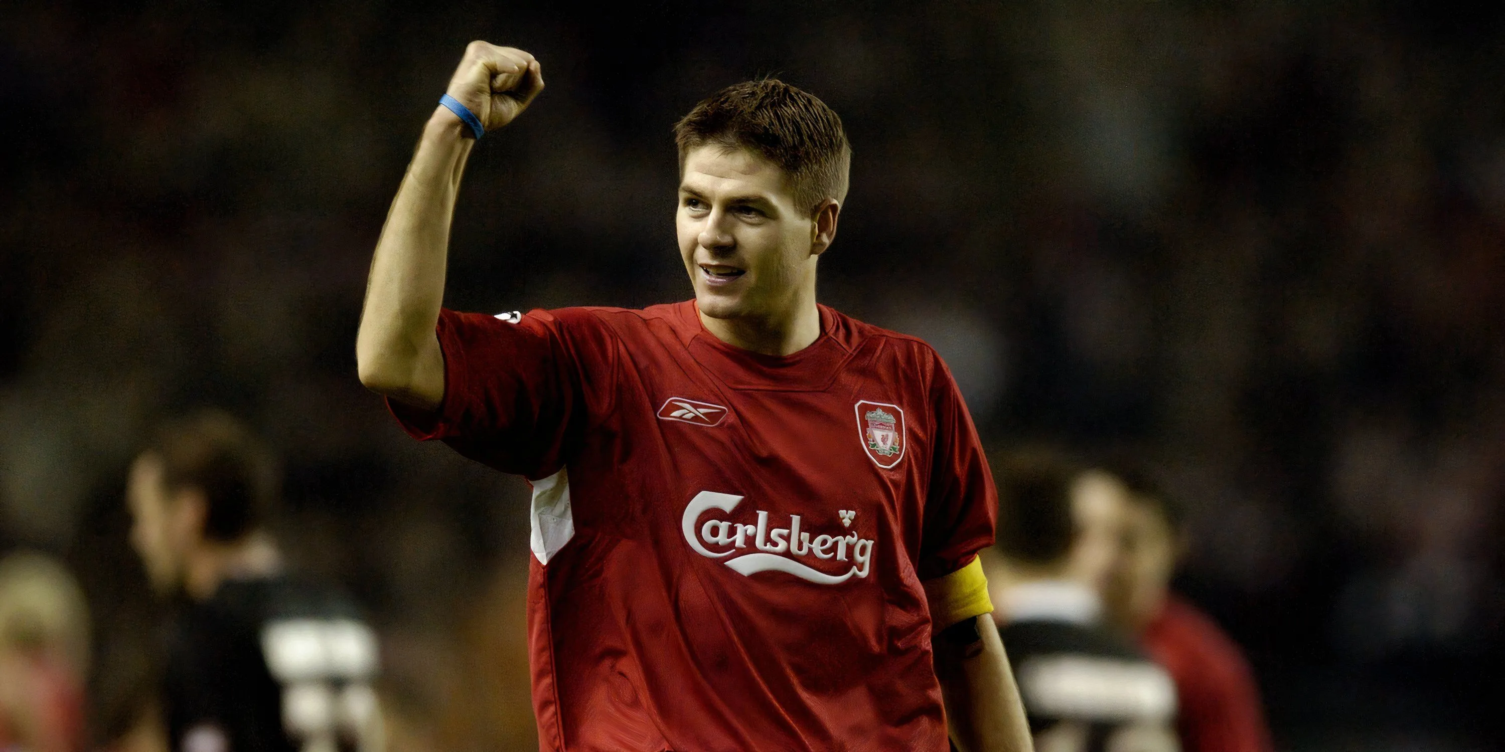 Huyền thoại Liverpool Steven Gerrard ăn mừng bàn thắng kinh điển tại Champions League