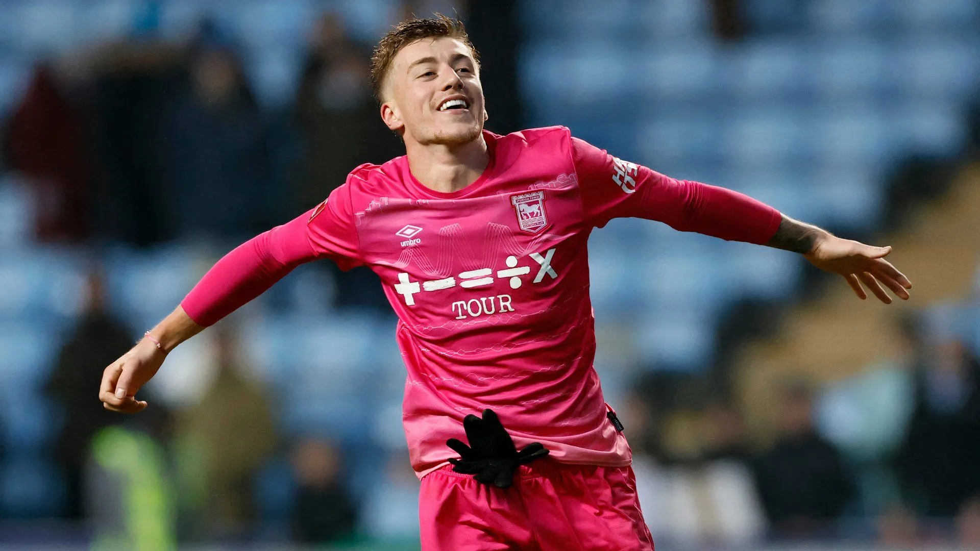Jack Clarke thi đấu cho Ipswich Town tại Premier League 2024/25