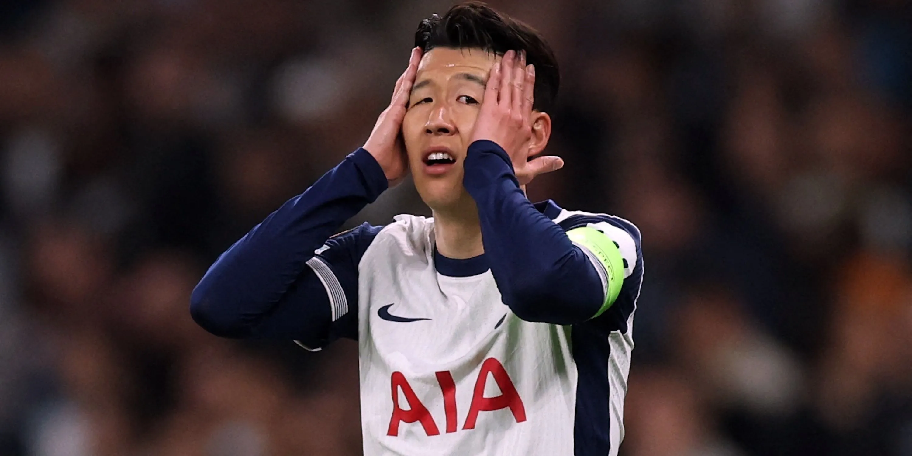 Son Heung-min tỏ ra thất vọng trong một trận đấu của Tottenham Hotspur