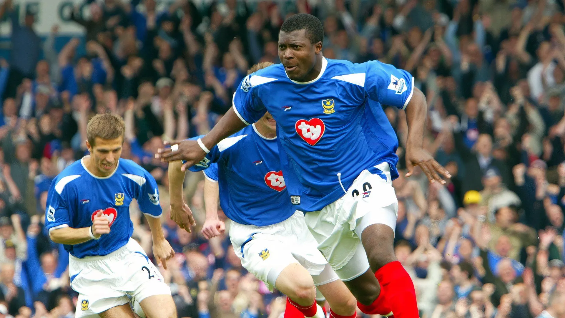 Yakubu Aiyegbeni trong màu áo Portsmouth tại Ngoại hạng Anh