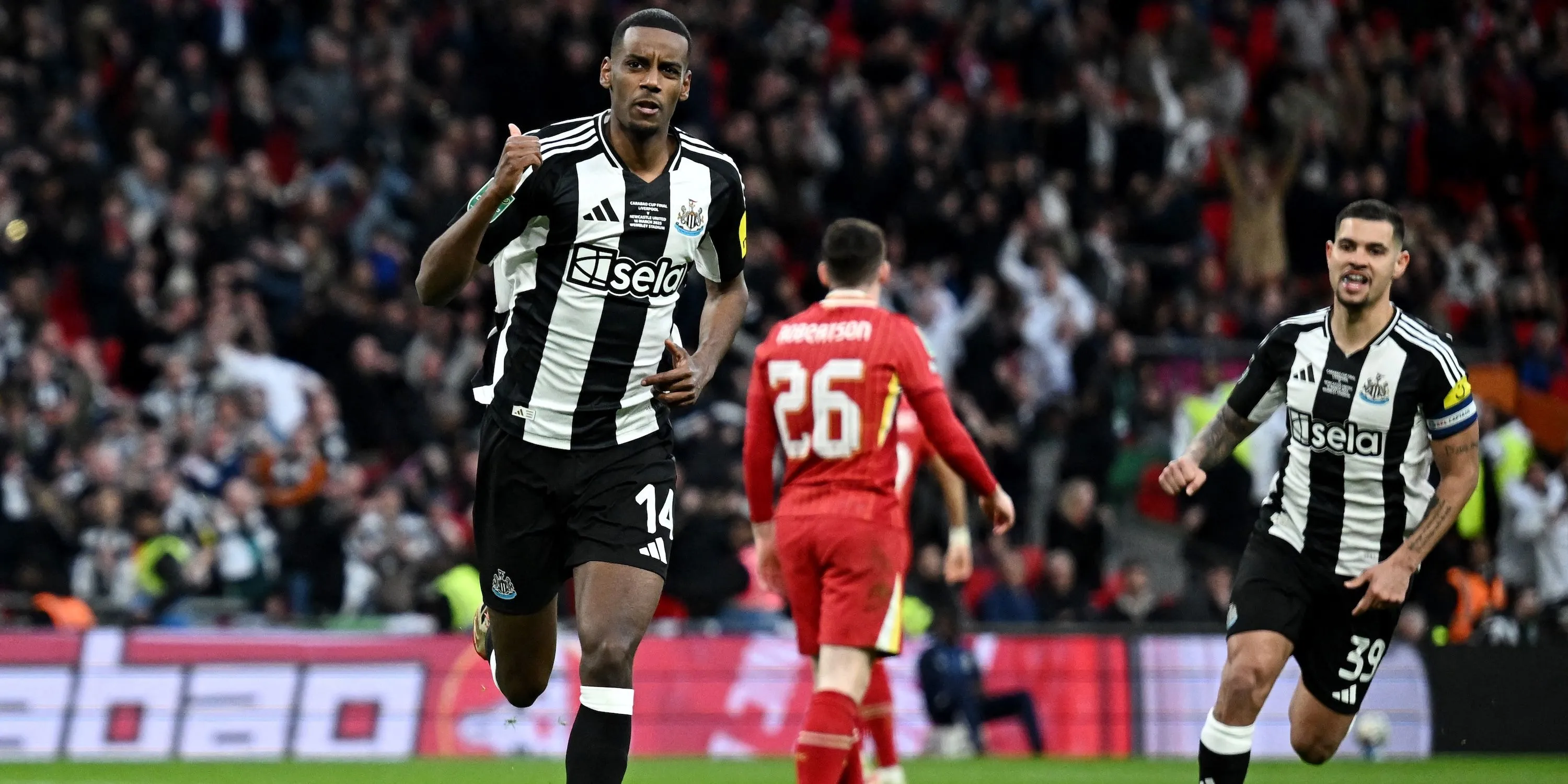 Alexander Isak ăn mừng bàn thắng cho Newcastle tại Premier League