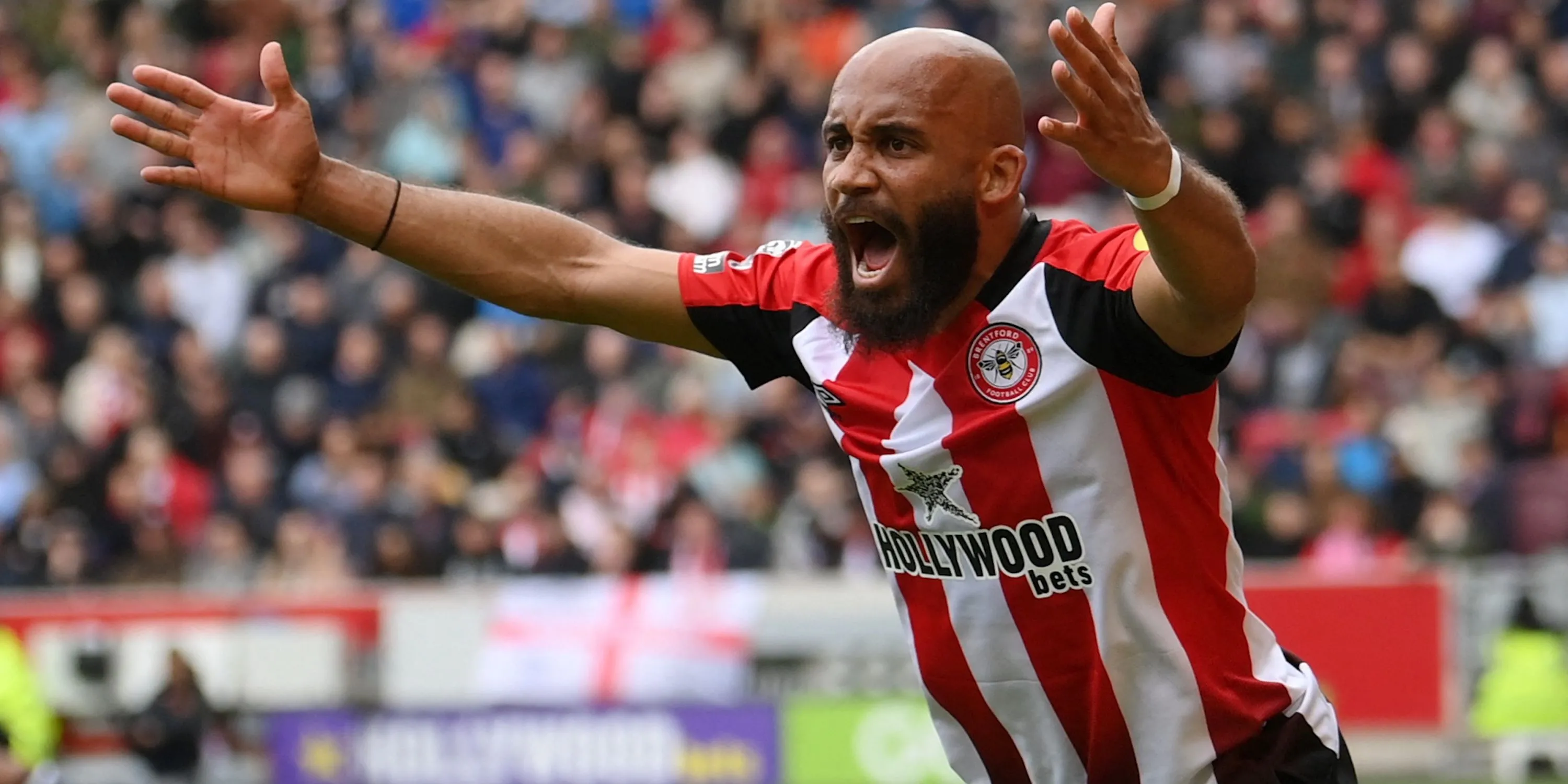 Bryan Mbeumo của Brentford thể hiện cảm xúc sau một pha bóng