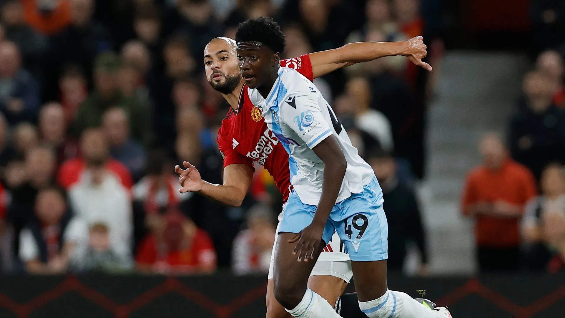 Cầu thủ trẻ Jesurun Rak-Sakyi của Crystal Palace hiện đang được cho mượn tại Sheffield United