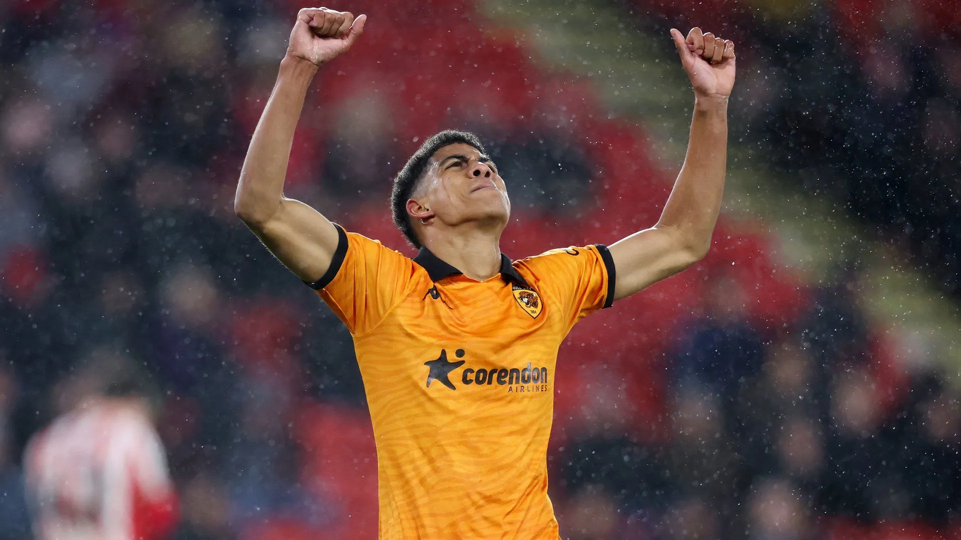 Cody Drameh, hậu vệ của Hull City, người đang là tâm điểm tin đồn chuyển nhượng sau khi Derby County hỏi mượn nhưng bị từ chối.