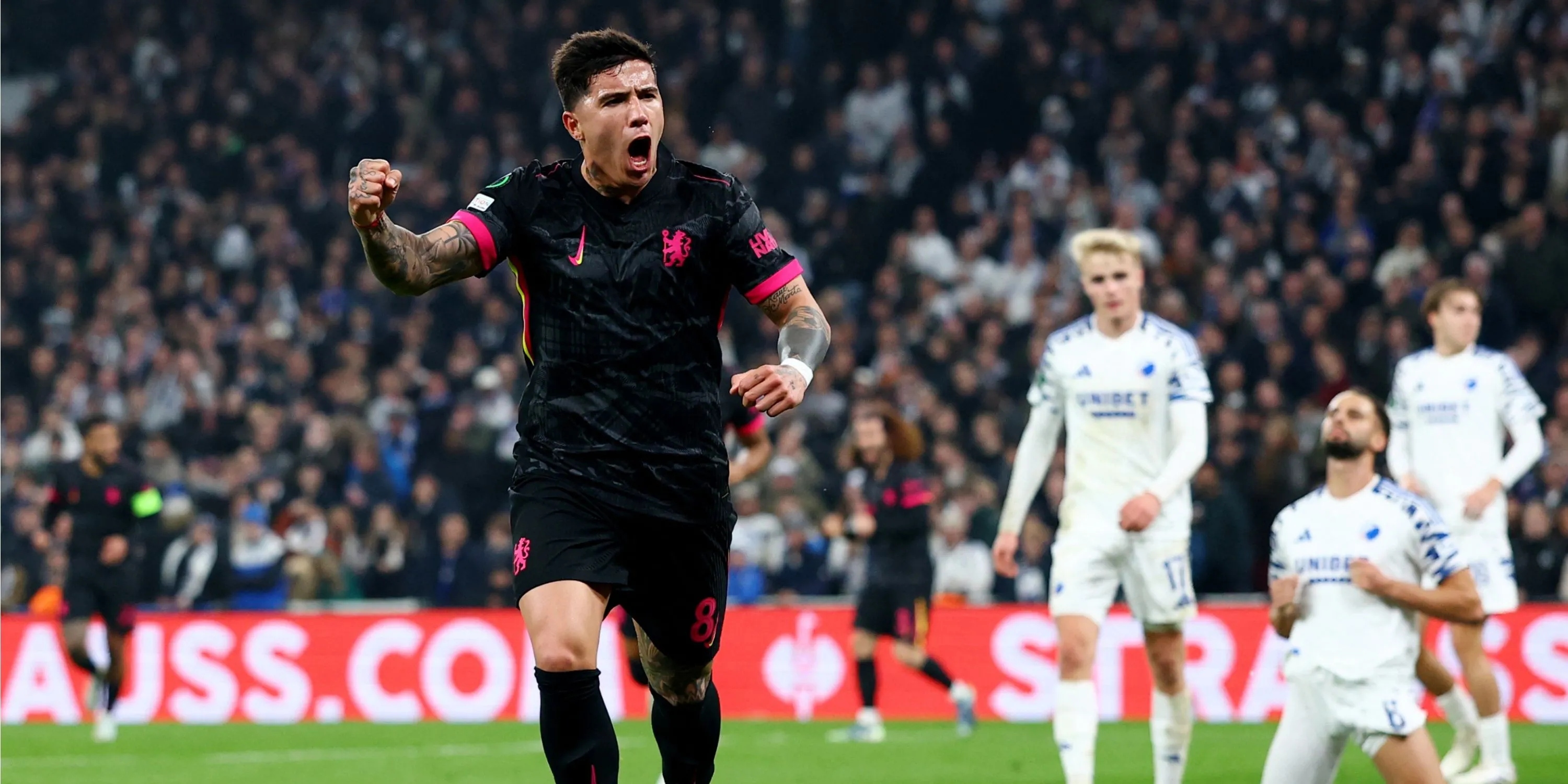 Enzo Fernandez trong màu áo Chelsea thi đấu tại mùa giải hiện tại