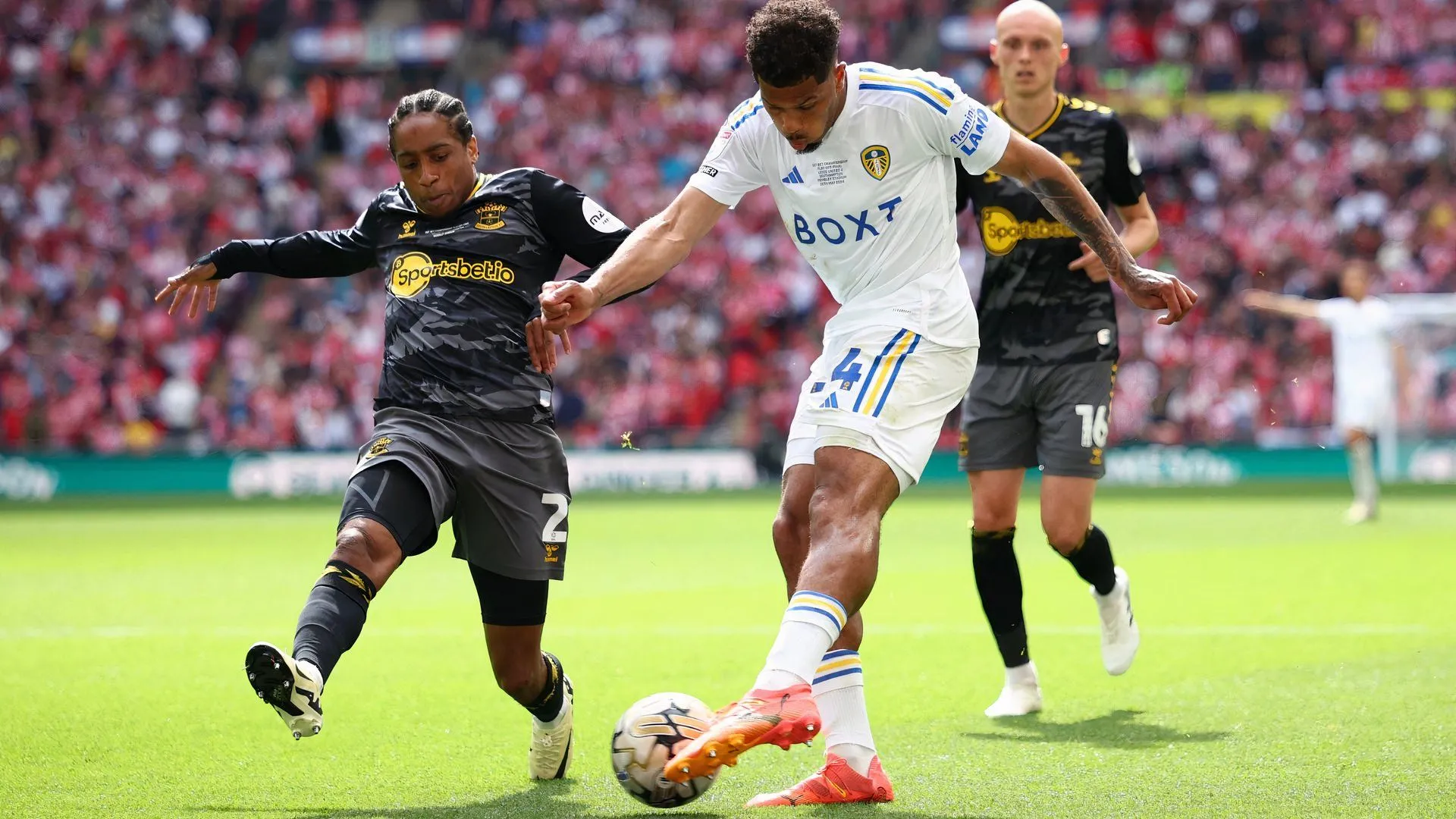 Hậu vệ Kyle Walker-Peters của Southampton trong trận đấu, người có thể ra đi Hè 2025.
