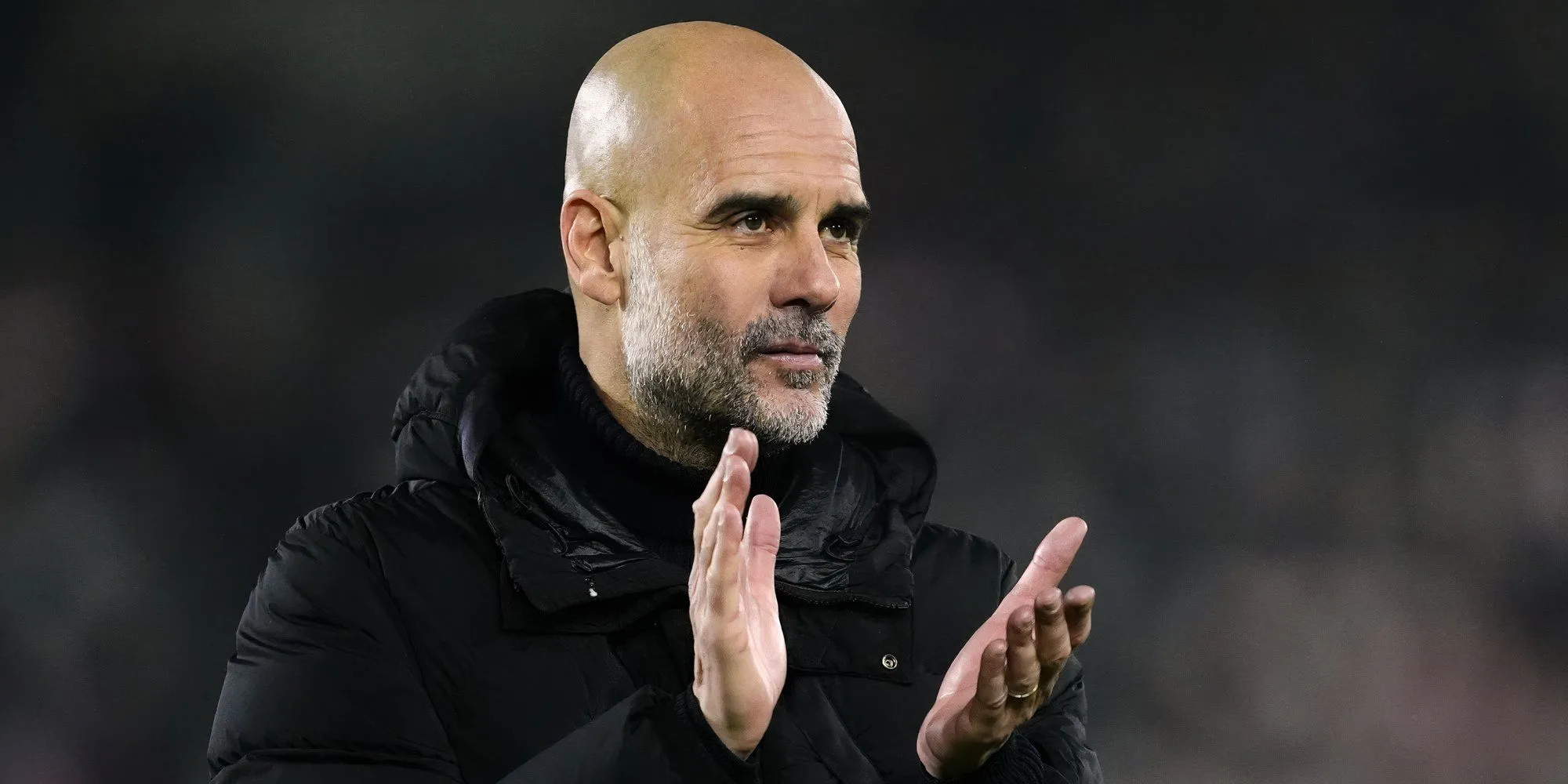 HLV Pep Guardiola của Manchester City vỗ tay tán thưởng