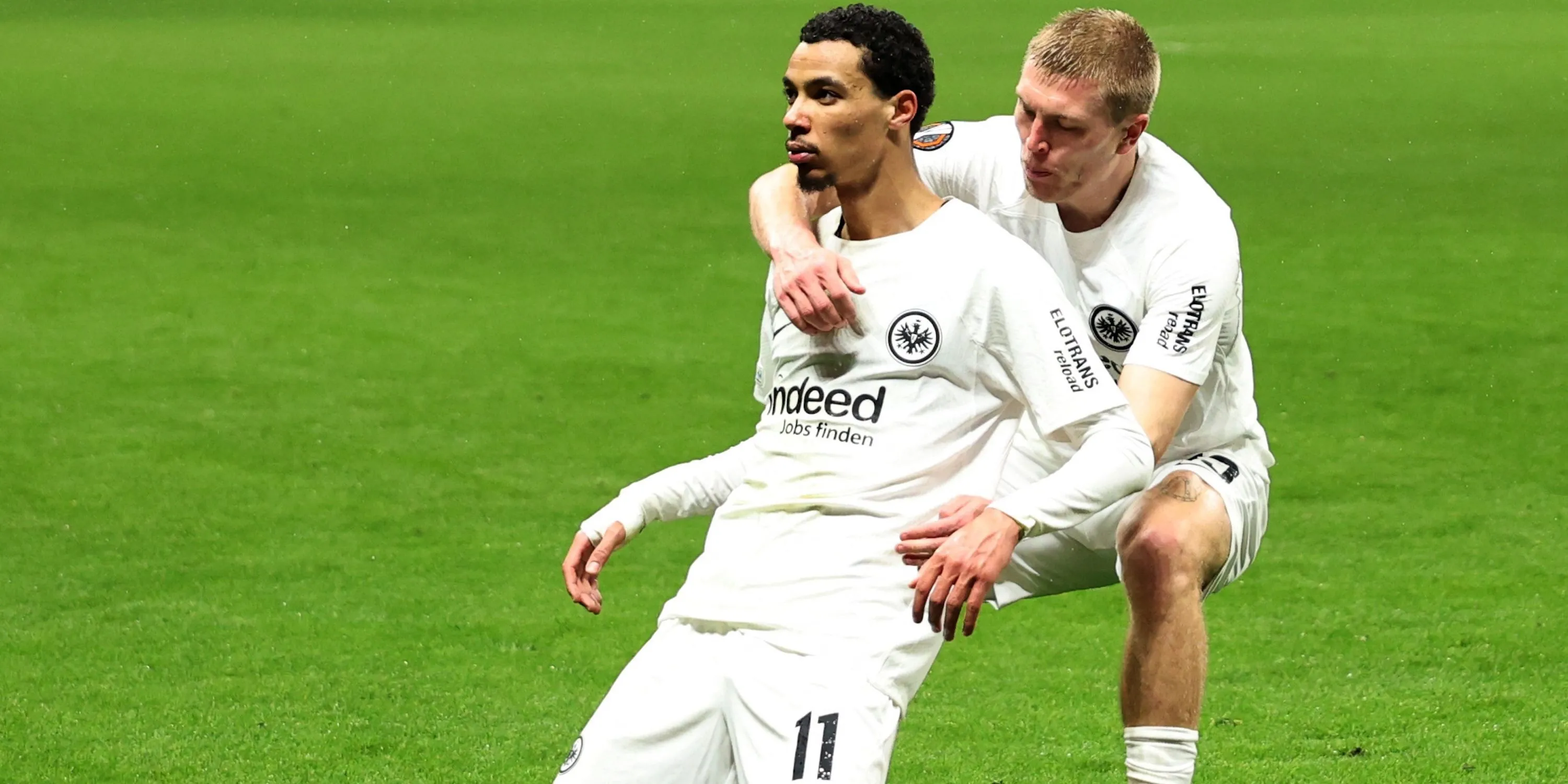 Hugo Ekitiké ăn mừng bàn thắng cho Eintracht Frankfurt.