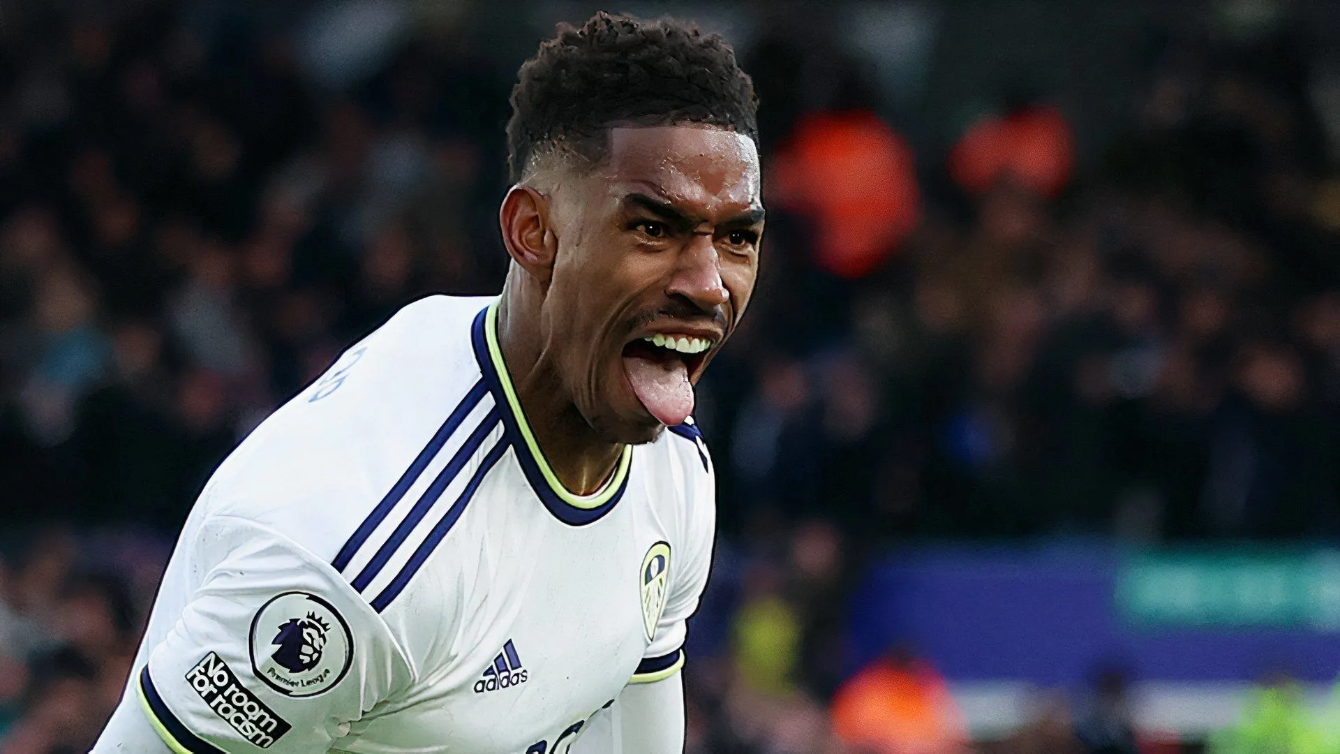 Junior Firpo trong màu áo Leeds United