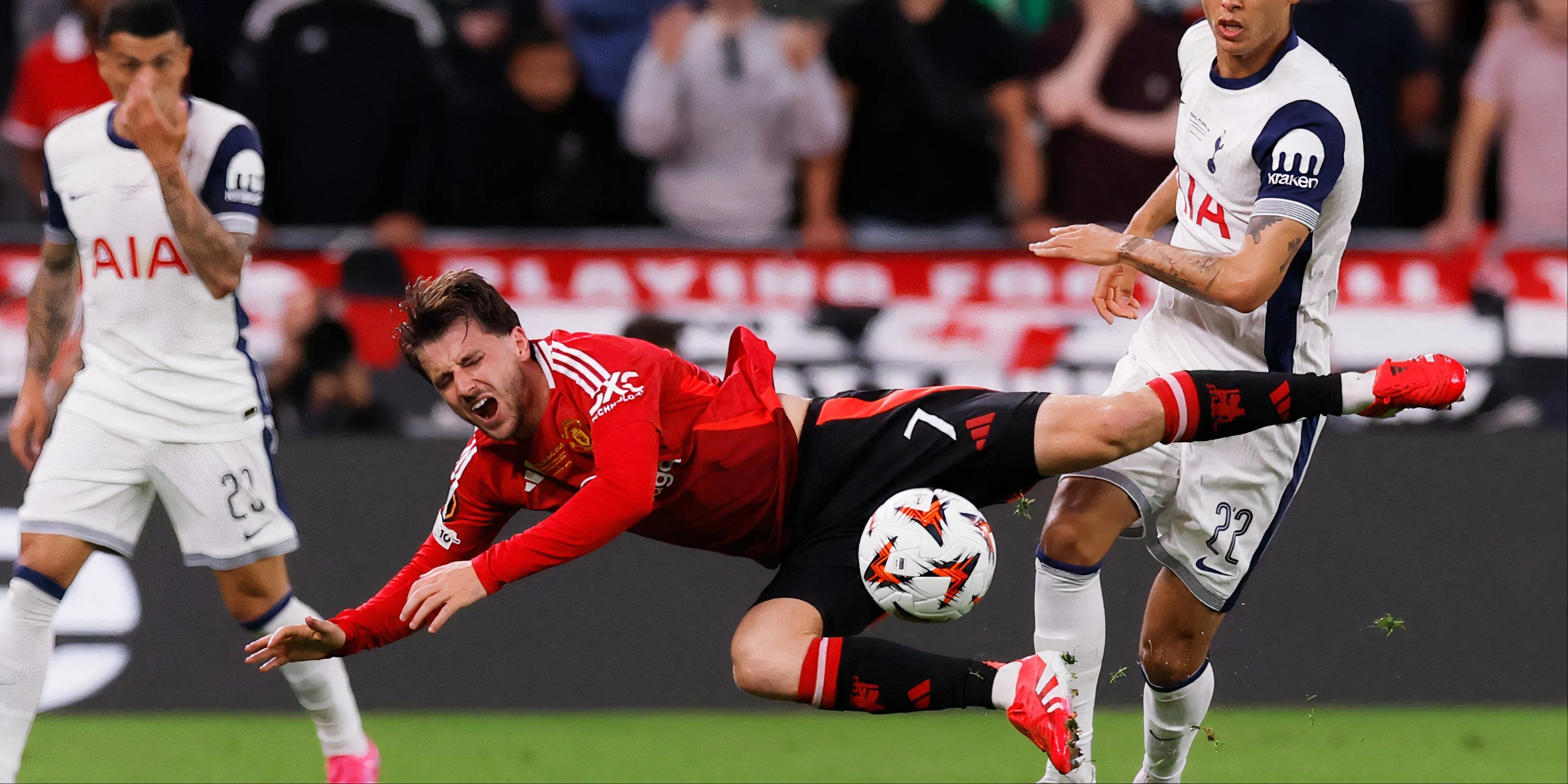 Mason Mount trong màu áo Man Utd thi đấu
