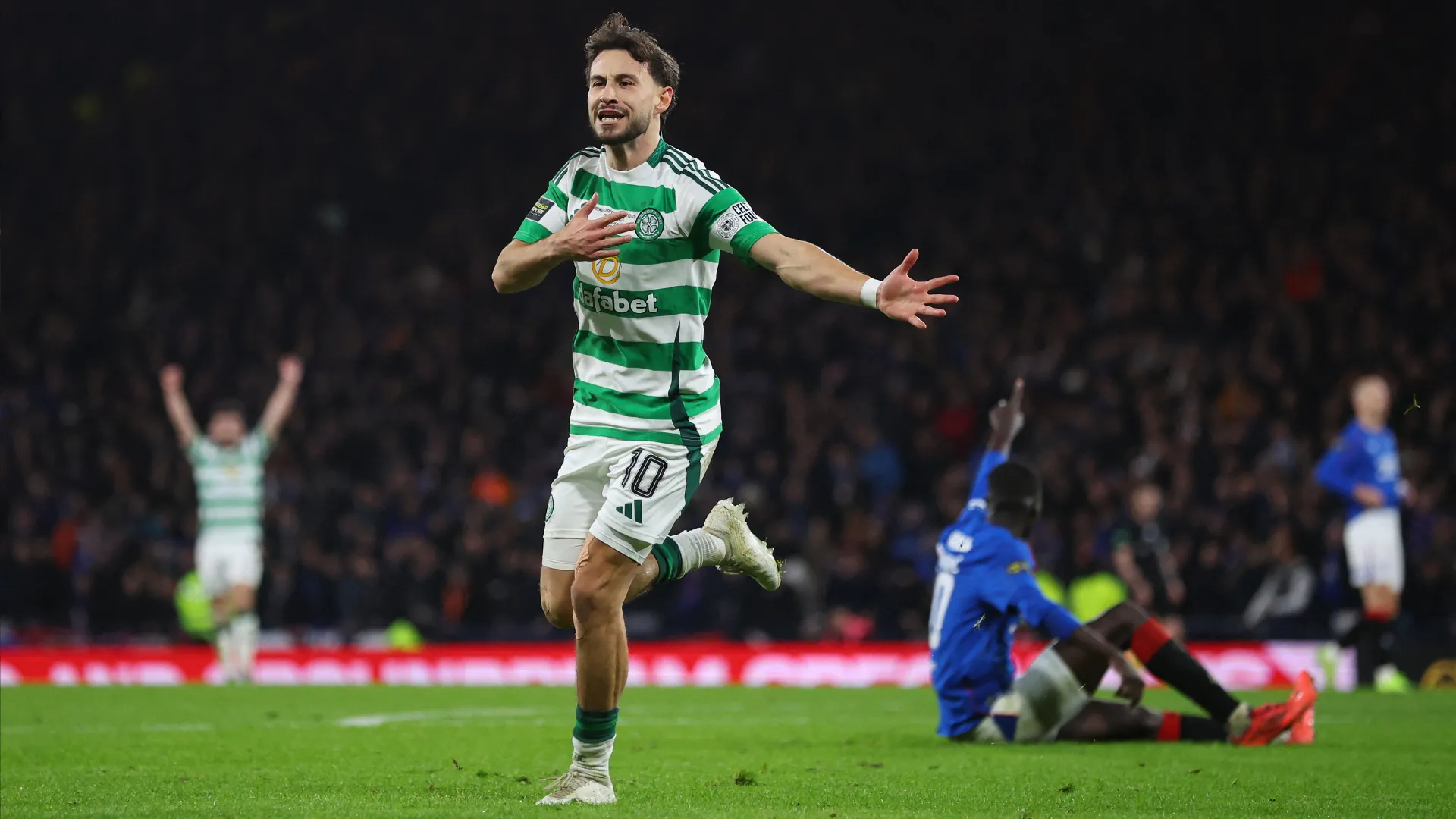 Tiền vệ Nicolas-Gerrit Kuhn của Celtic - mục tiêu chuyển nhượng tiềm năng của Leeds United