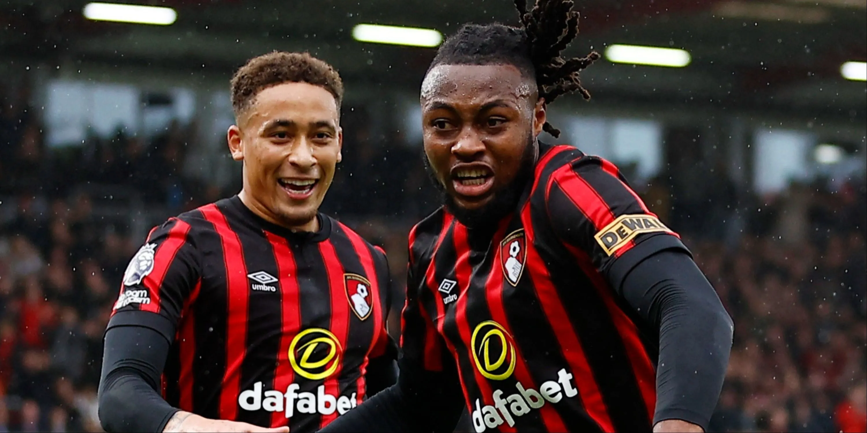 Các cầu thủ Bournemouth ăn mừng