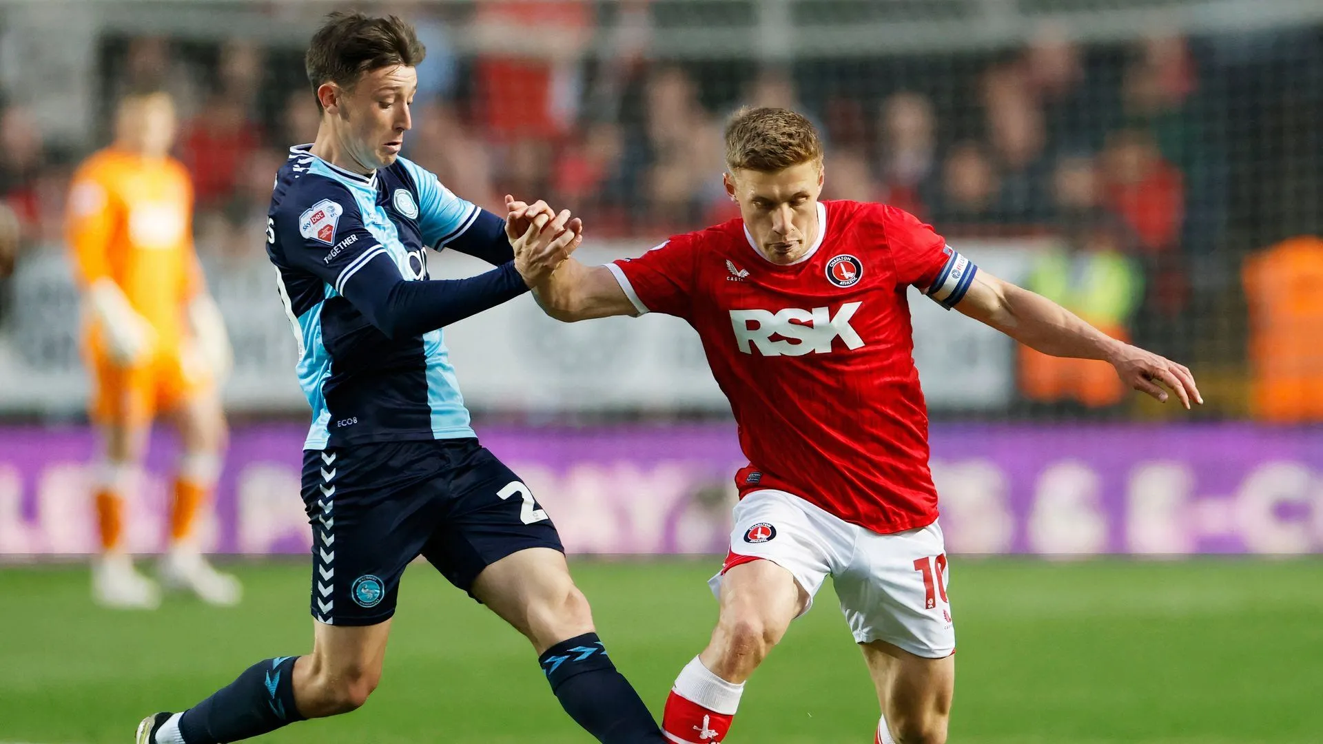 Cameron Humphreys thi đấu cho Wycombe Wanderers mùa giải 2024/25
