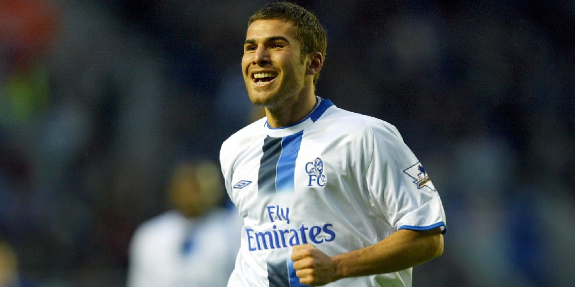 Tiền đạo Adrian Mutu khi còn khoác áo Chelsea