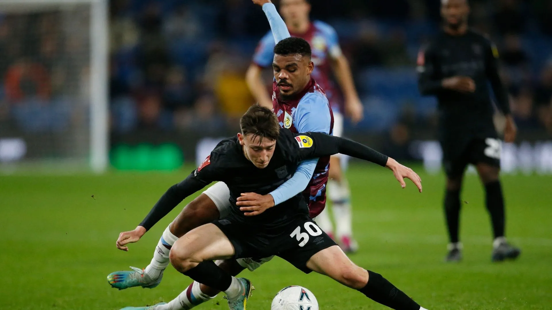 Tiền vệ trẻ Cameron Humphreys trong màu áo Ipswich Town