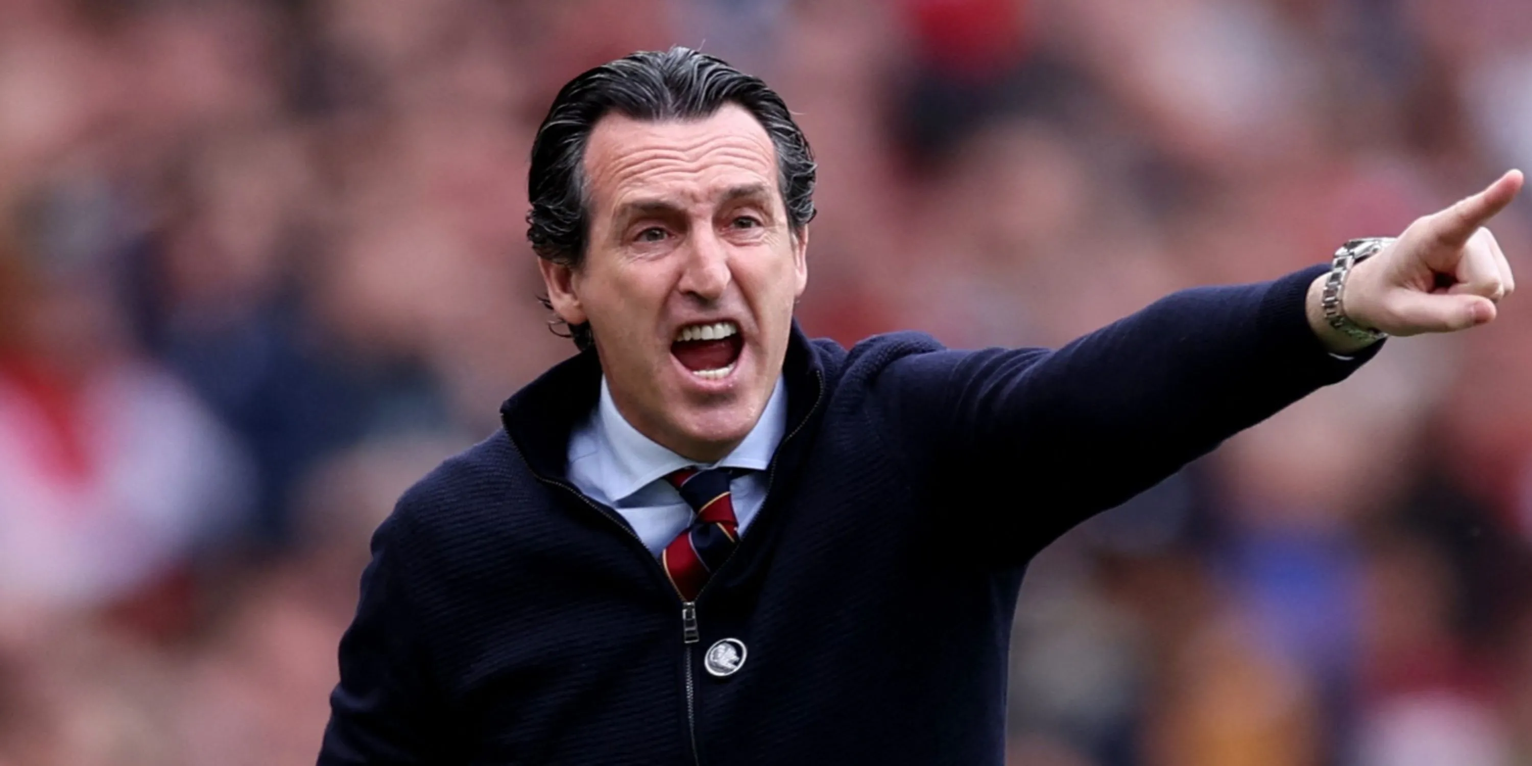 Unai Emery chỉ đạo các cầu thủ Aston Villa