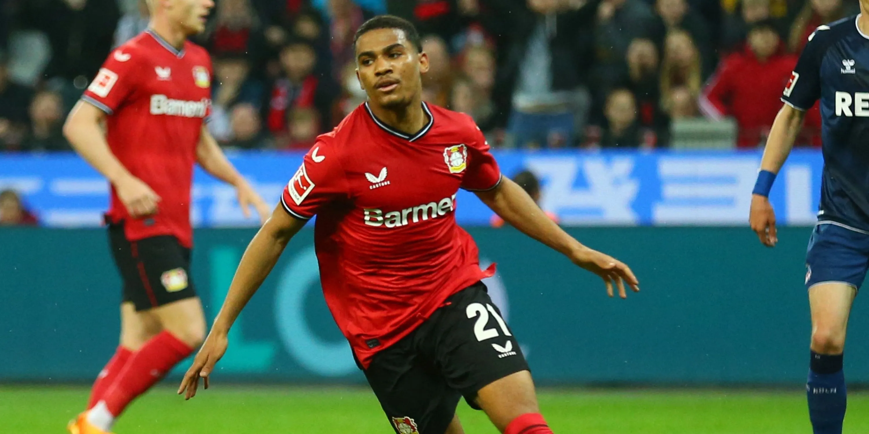 Amine Adli trong màu áo Bayer Leverkusen đối đầu Premier League