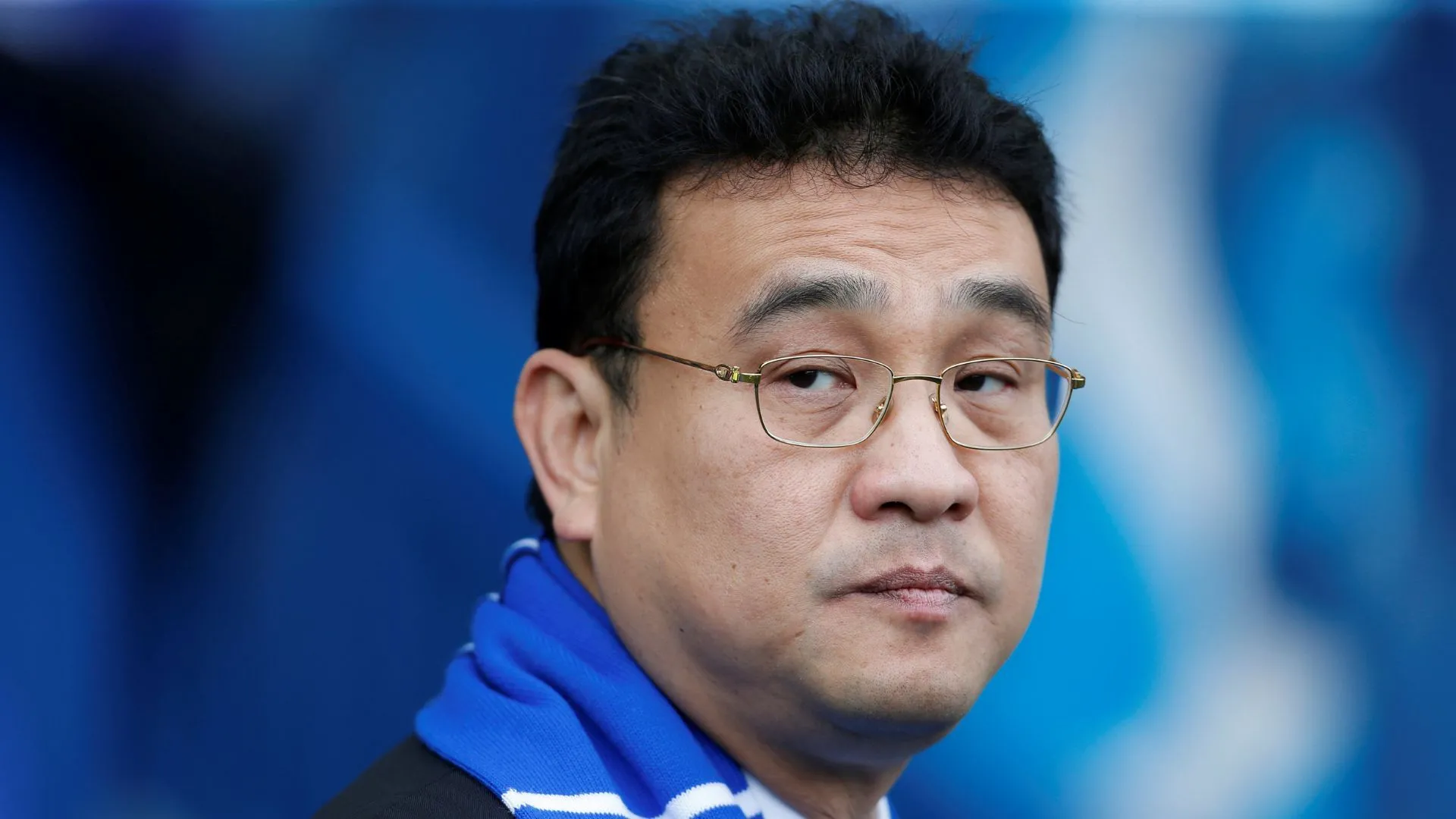 Chủ tịch Dejphon Chansiri của Sheffield Wednesday, người đang đứng trước áp lực lớn từ tình hình tài chính và quá trình chuyển giao quyền lực của CLB.