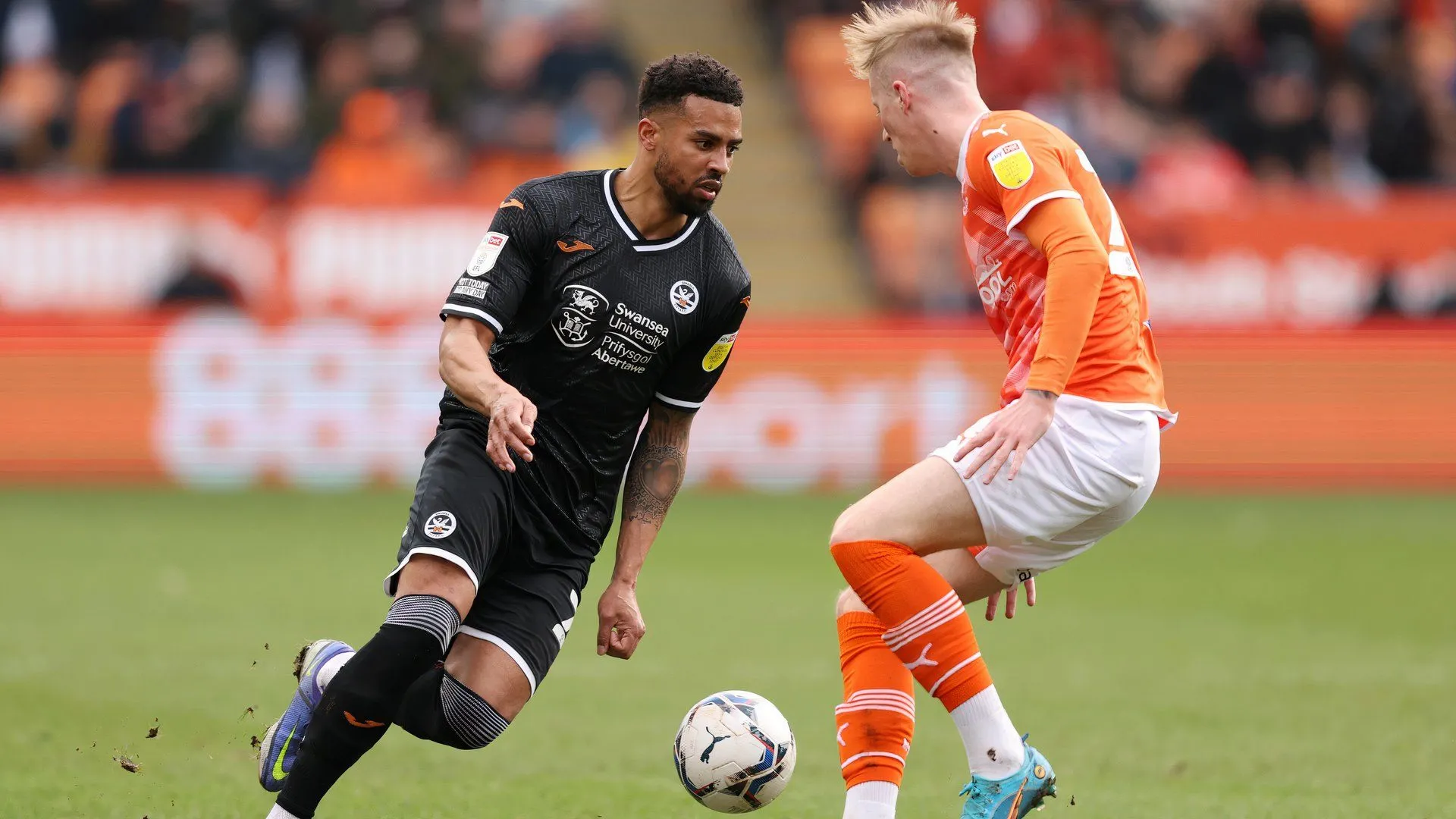 Cyrus Christie thể hiện kinh nghiệm thi đấu vững chắc, sẵn sàng cống hiến cho Stoke City