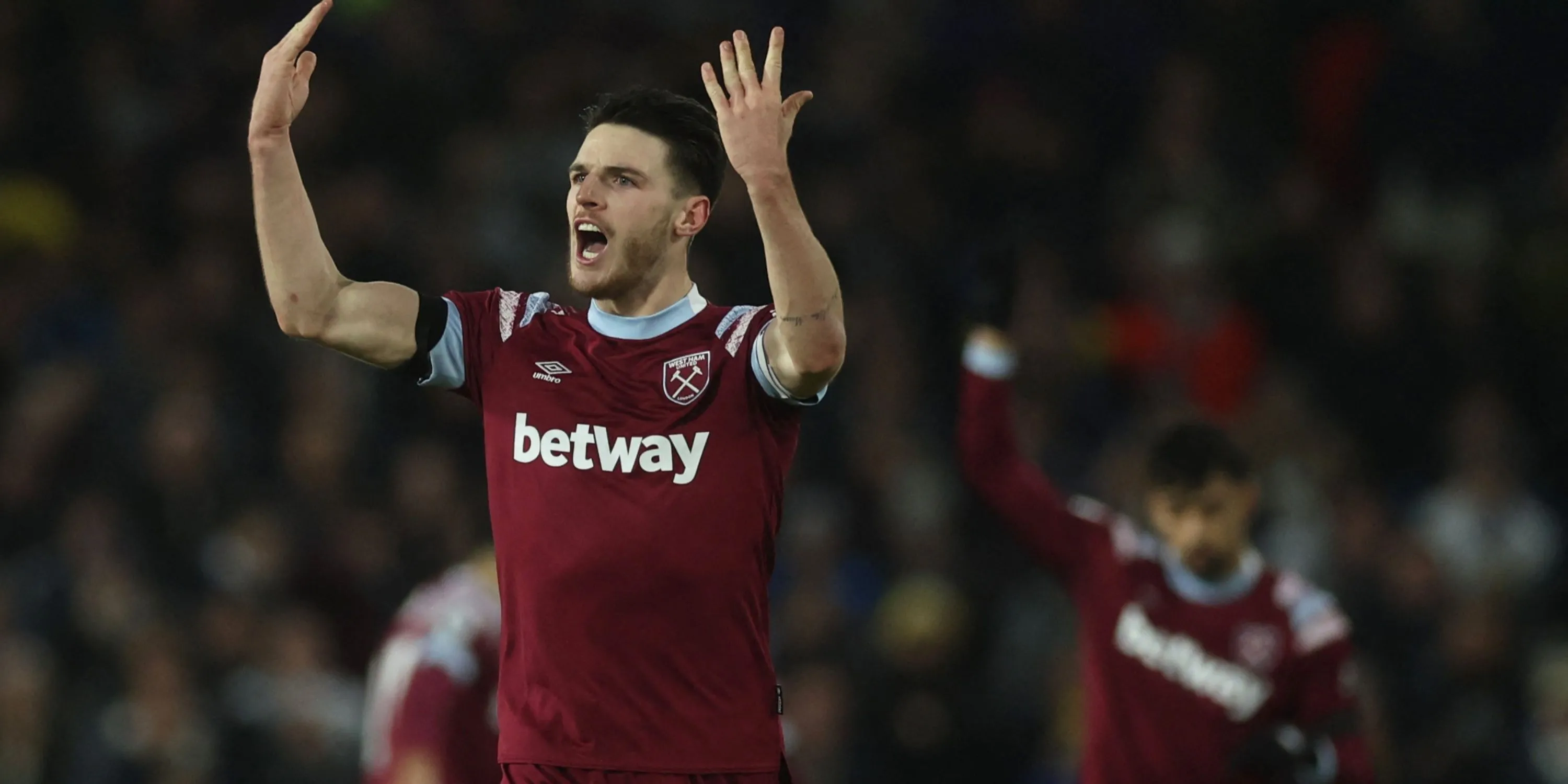 Declan Rice với nụ cười sau khi vô địch Conference League cùng West Ham