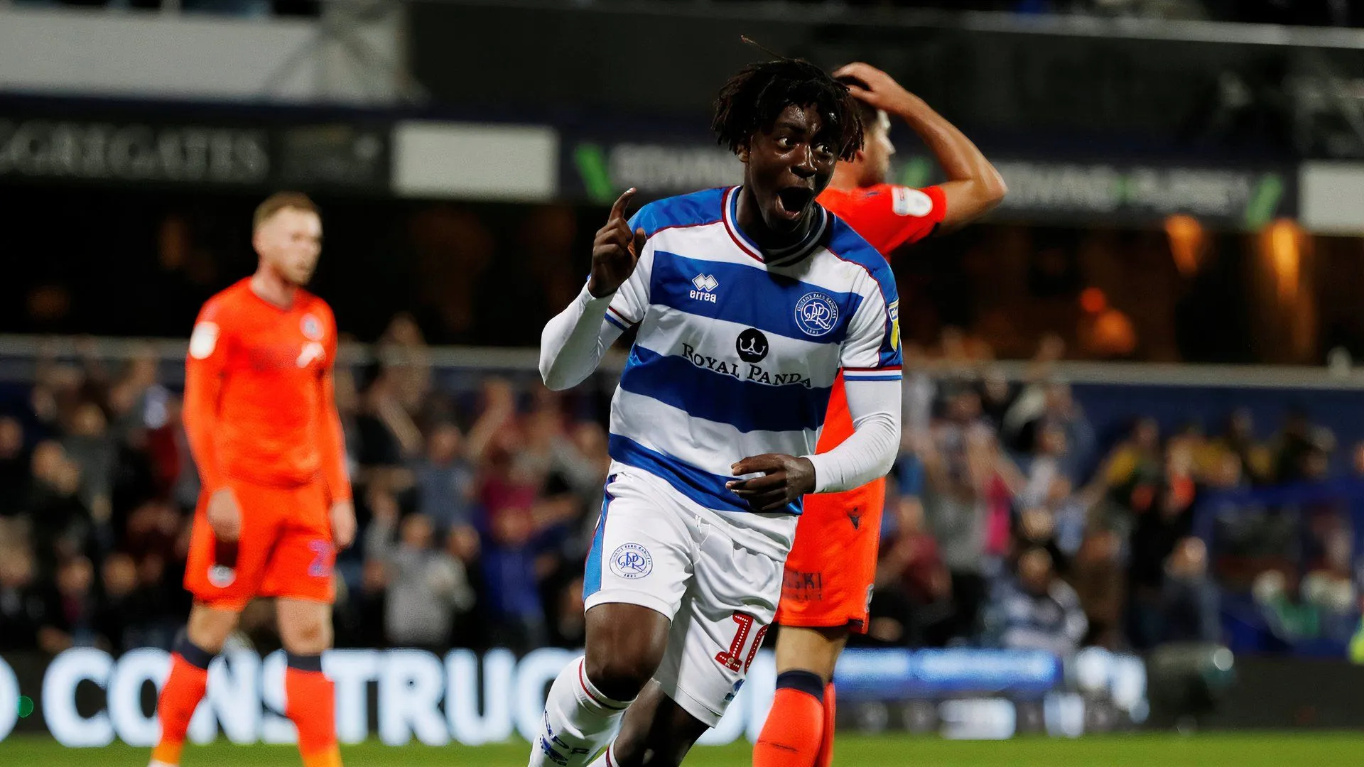 Eberechi Eze với khoảnh khắc thăng hoa cùng QPR, minh chứng cho tài năng 'rê bóng hiện đại'.