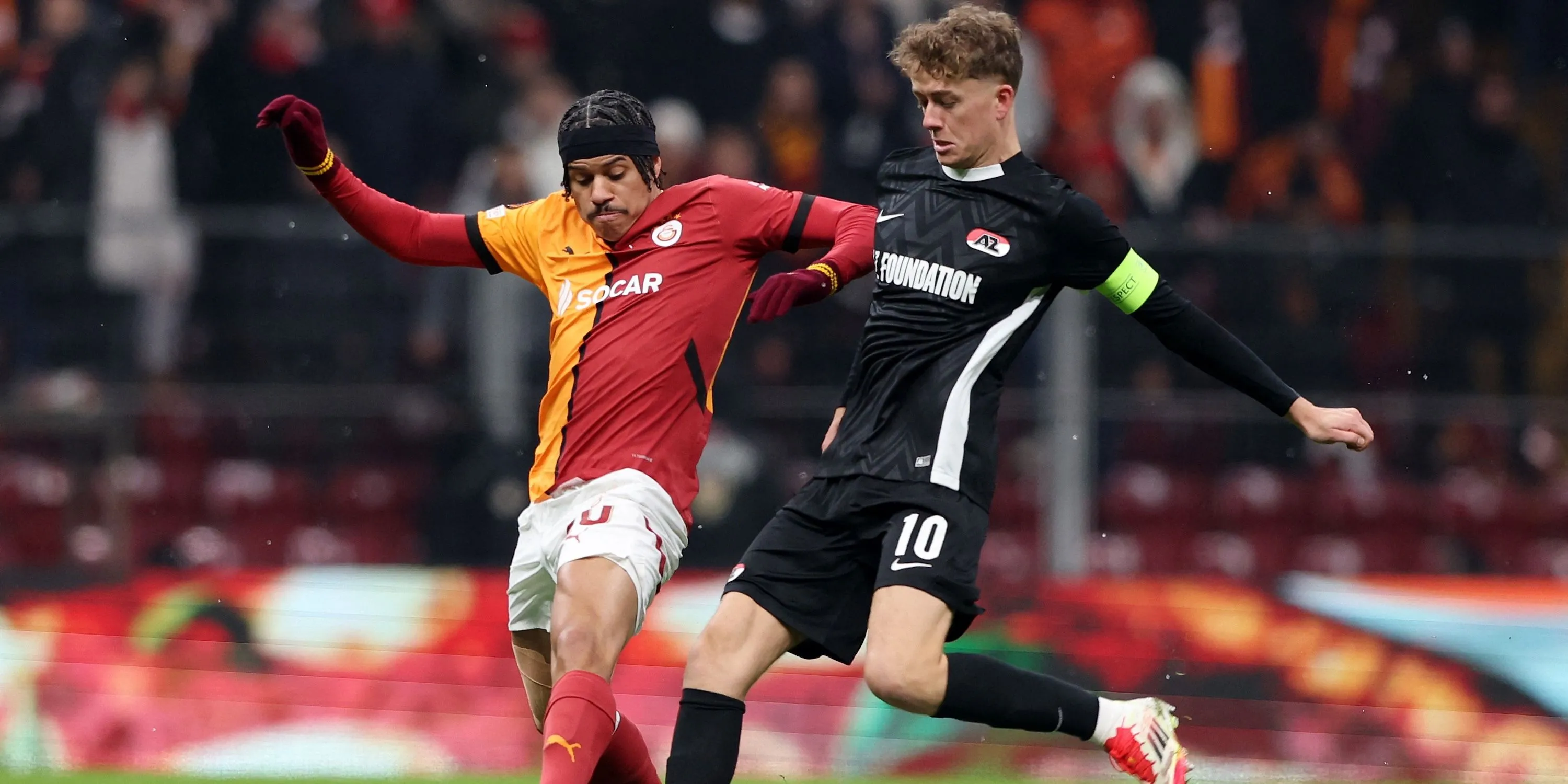 Gabriel Sara tỏa sáng trong trận đấu giữa Galatasaray và AZ Alkmaar, cho thấy kinh nghiệm thi đấu đỉnh cao