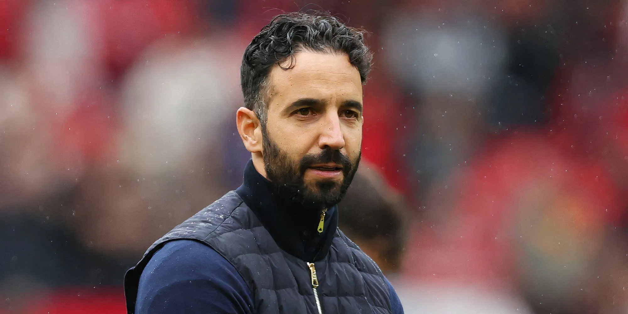 Huấn luyện viên Ruben Amorim trong buổi tập của Manchester United, người đang dẫn dắt công cuộc cải tổ đội hình MU mùa hè này.