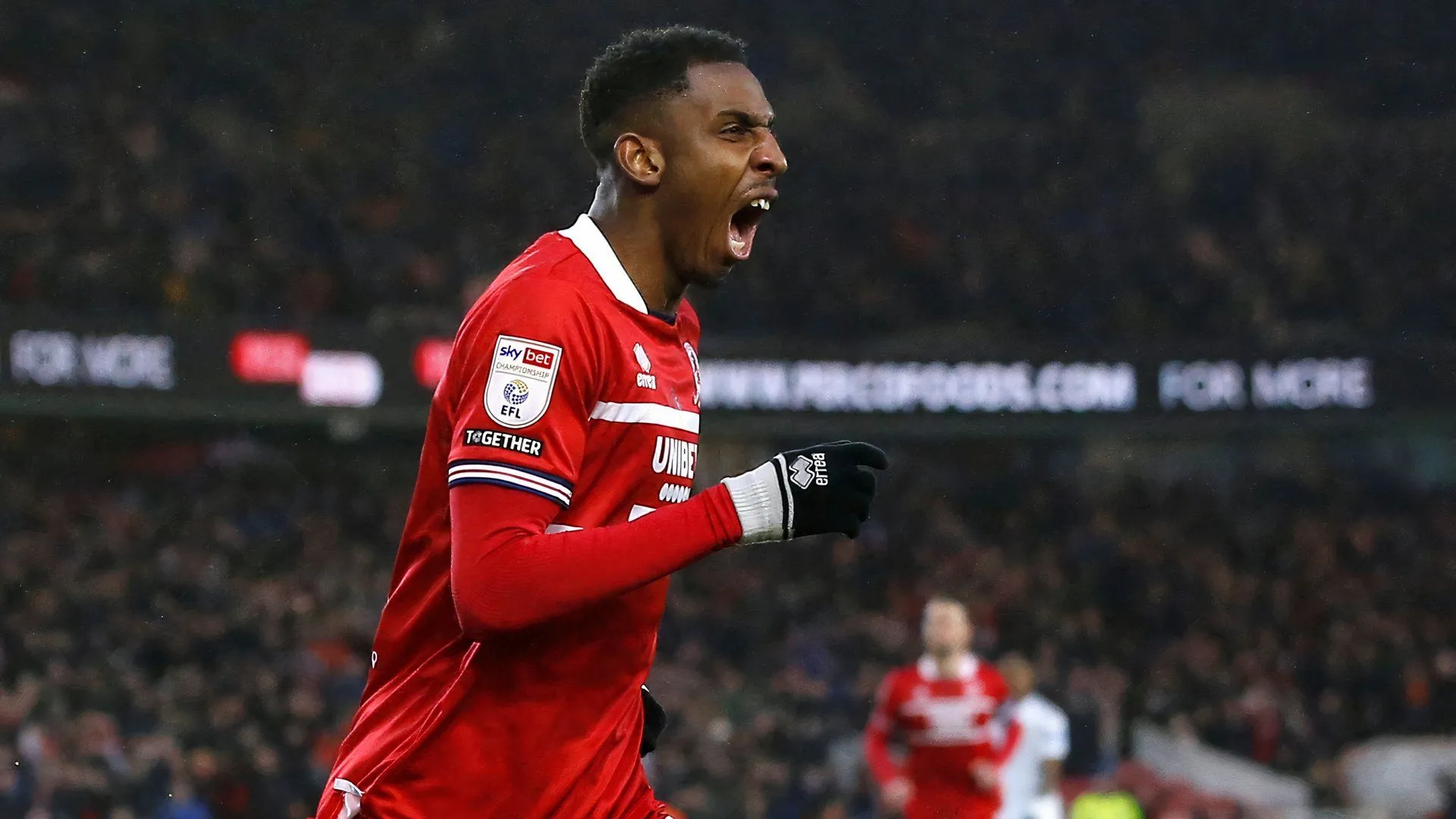 Isaiah Jones, biểu tượng thành công của Middlesbrough từ bóng đá bán chuyên, truyền cảm hứng cho những tài năng như Jayden Carbon