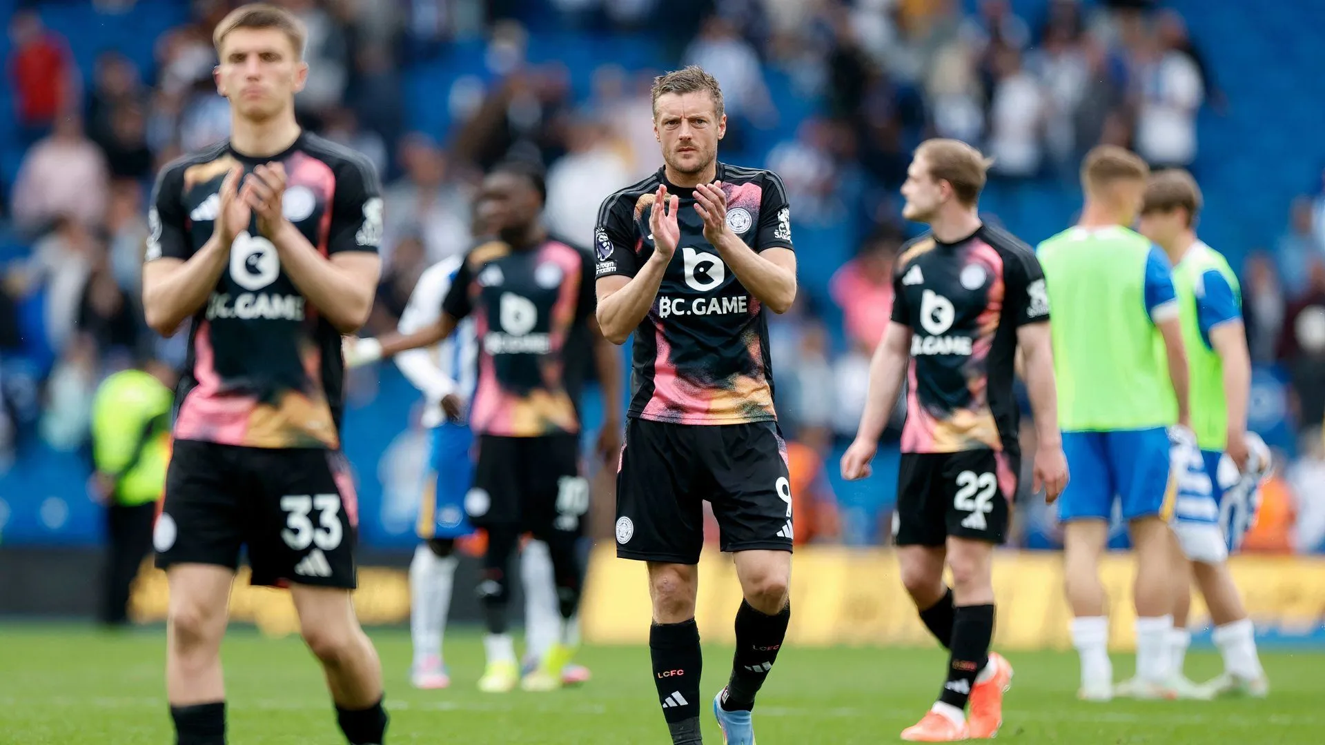 Jamie Vardy tri ân người hâm mộ Leicester City sau chặng đường huyền thoại