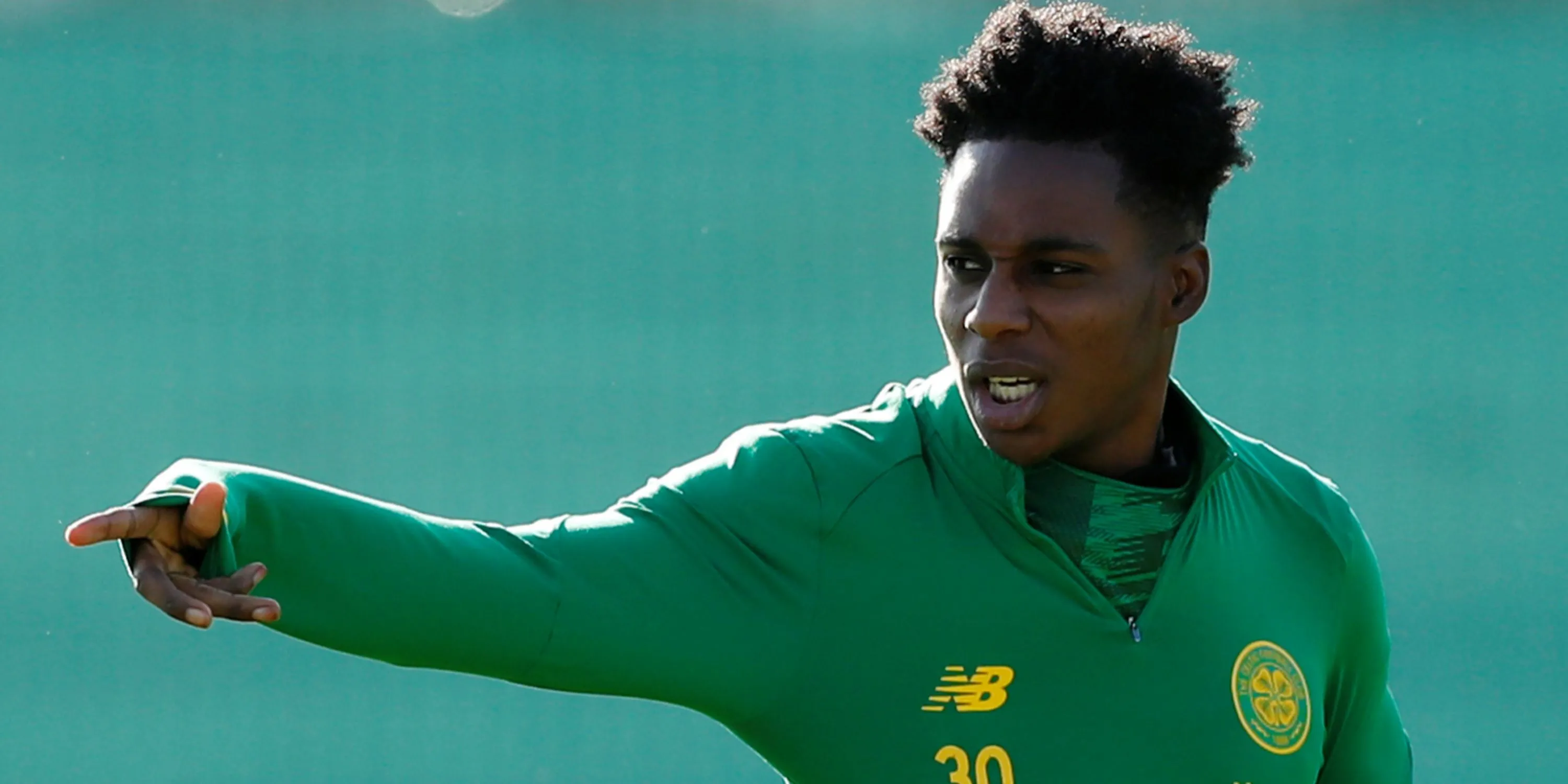 Jeremie Frimpong ăn mừng bàn thắng cho Celtic, biểu tượng của thành công chuyển nhượng