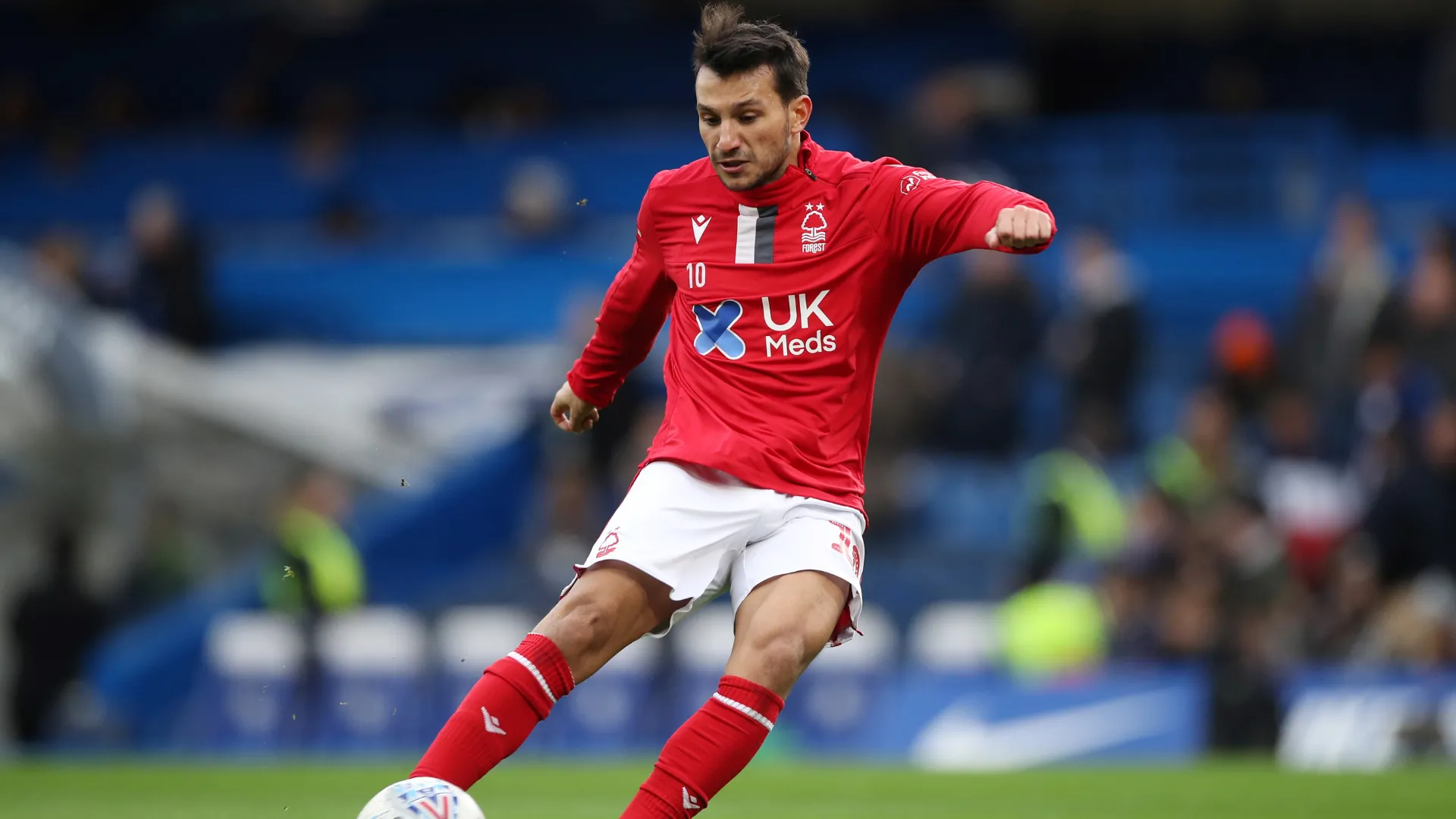 Joao Carvalho trong màu áo Nottingham Forest, một tài năng đầy hứa hẹn nhưng thiếu ổn định ở Championship.