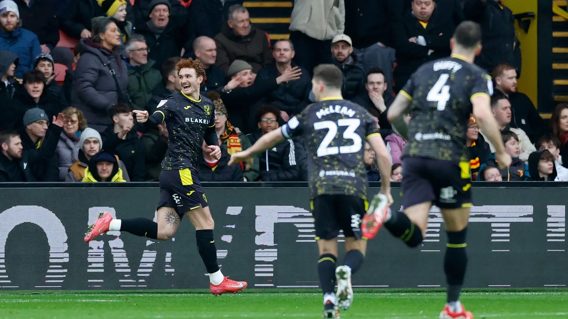 Josh Sargent ăn mừng bàn thắng cho Norwich City, minh chứng về khả năng ghi bàn ấn tượng