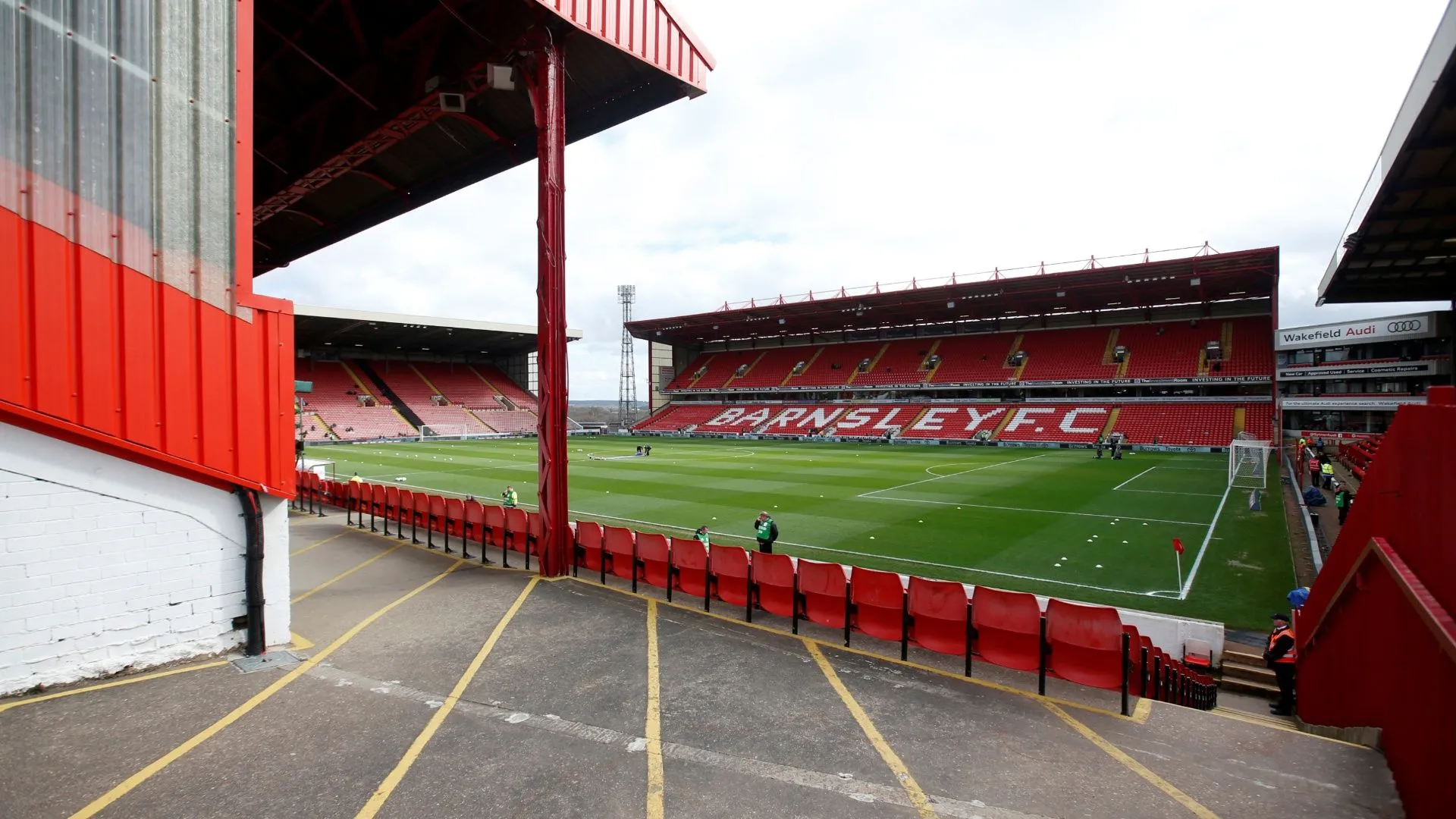 Sân vận động Oakwell của Barnsley, nơi đang đối mặt với nhiều thử thách về phong độ sân nhà