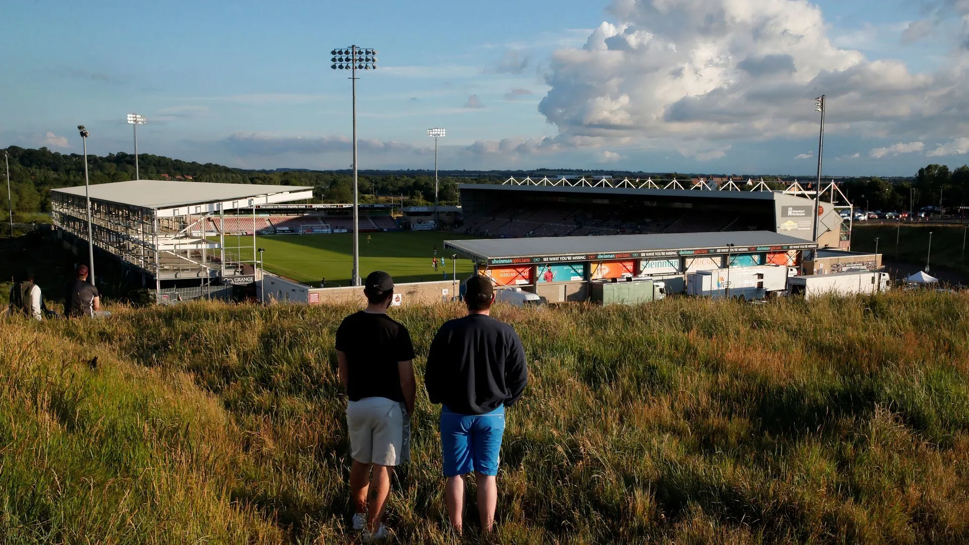 Sân vận động Sixfields tại Northampton