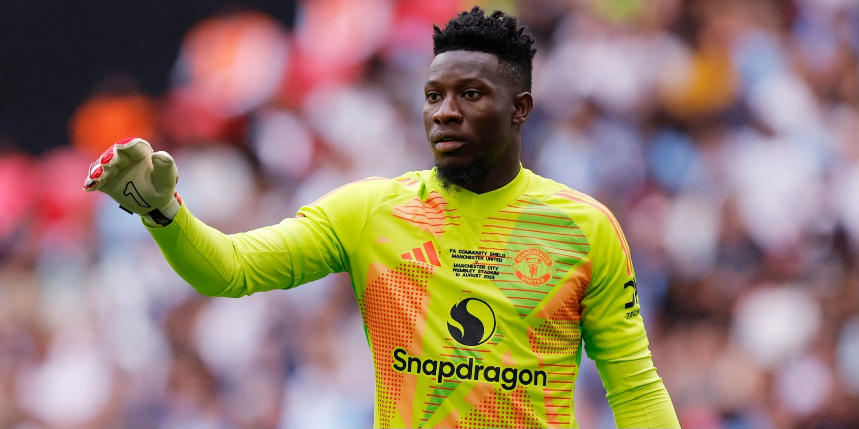 Thủ môn Andre Onana trong màu áo Manchester United, người mang gánh nặng kỳ vọng sau khi thay thế David de Gea