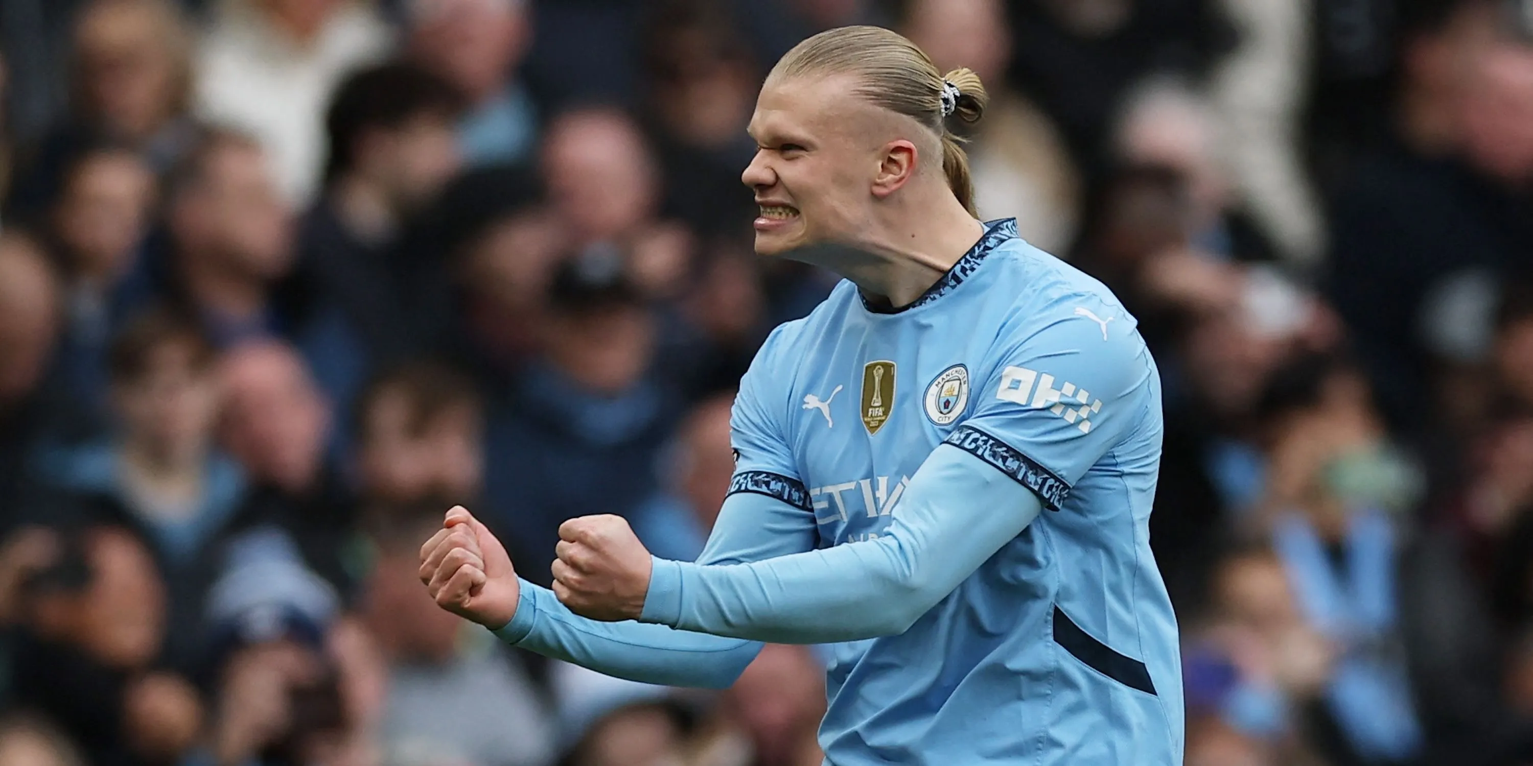 Tiền đạo Erling Haaland của Manchester City ăn mừng bàn thắng, người thường được so sánh với Benjamin Sesko