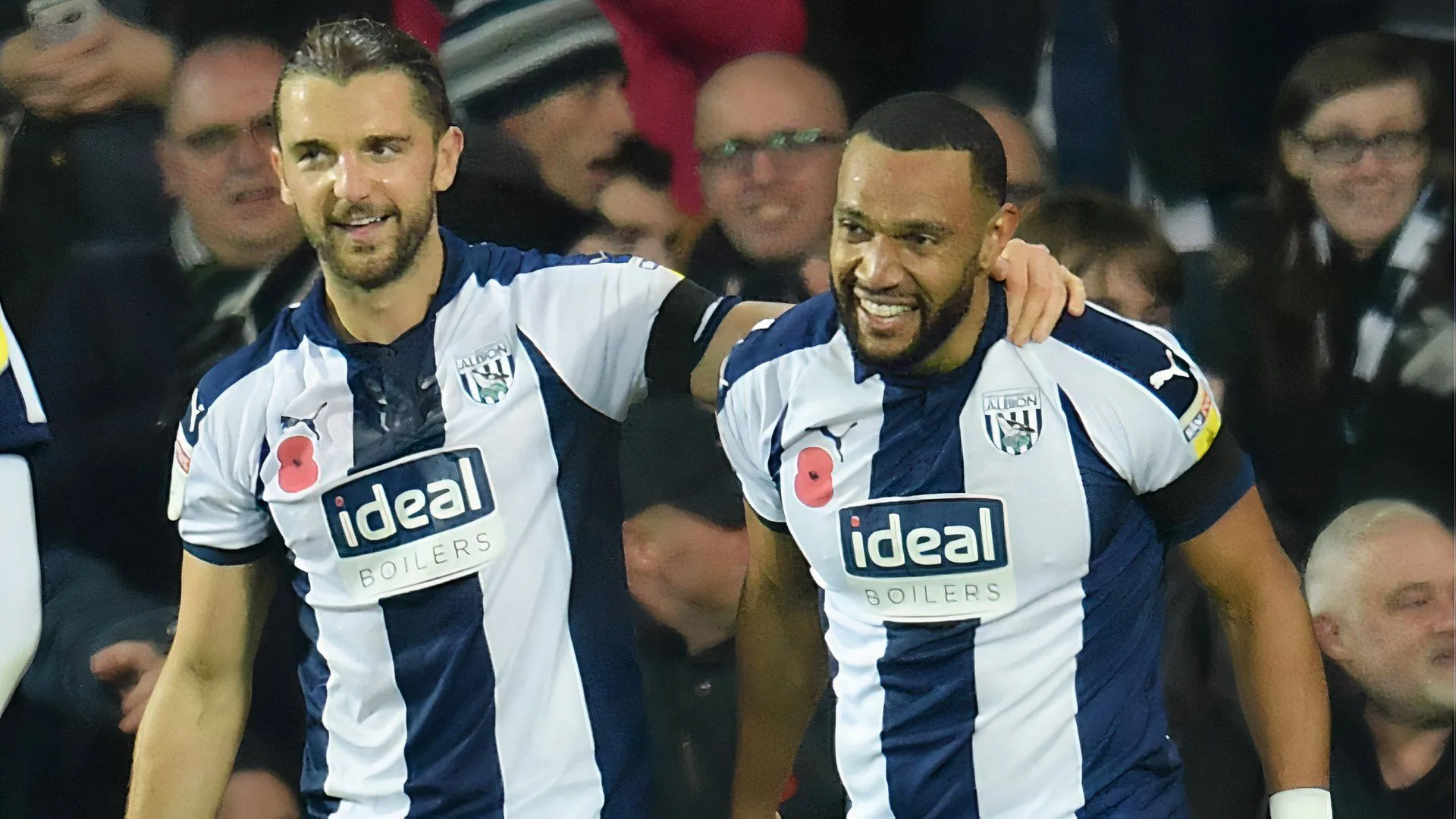 Tiền đạo Jay Rodriguez ăn mừng bàn thắng, khẳng định phong độ đỉnh cao trong mùa giải Championship 2018/19 cùng West Brom.