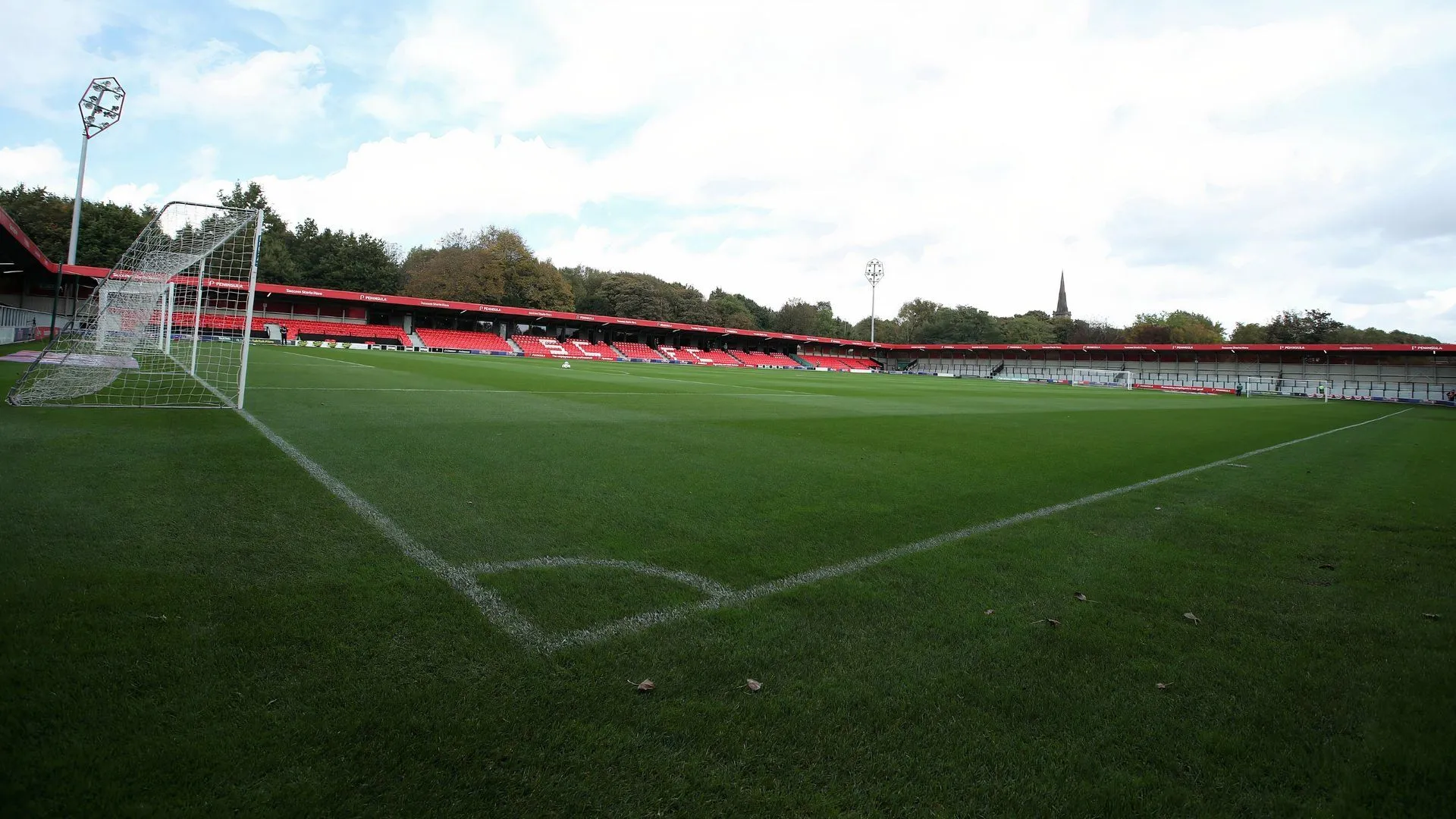 Toàn cảnh sân vận động Peninsula Stadium, sân nhà của Salford City