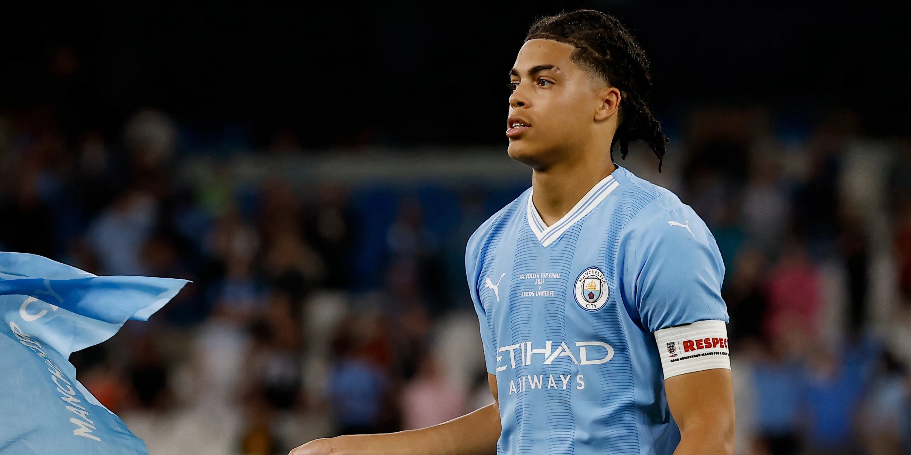 Trung vệ trẻ Jahmai Simpson-Pusey trong màu áo Manchester City, mục tiêu của Celtic