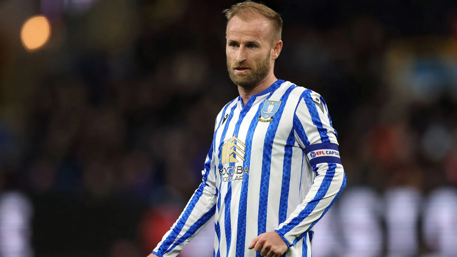 Barry Bannan ăn mừng cùng Sheffield Wednesday trong trận đấu quan trọng
