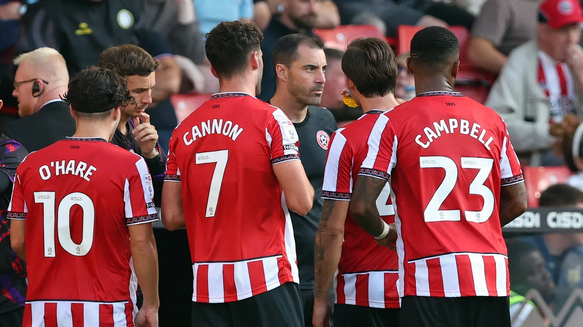 Huấn luyện viên Ruben Selles và các cầu thủ Sheffield United đối mặt với thử thách đầu mùa giải