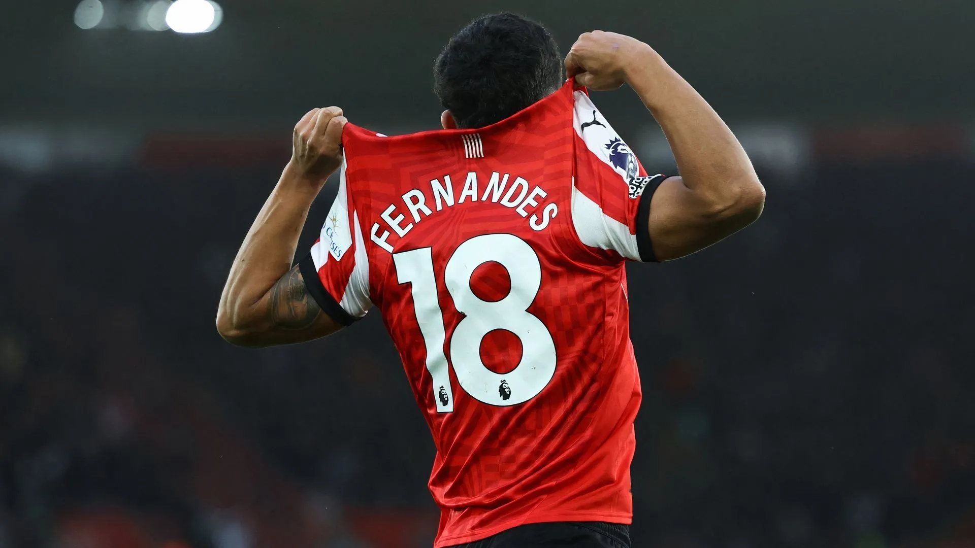 Mateus Fernandes ăn mừng bàn thắng vào lưới Liverpool, khẳng định tài năng ở Southampton