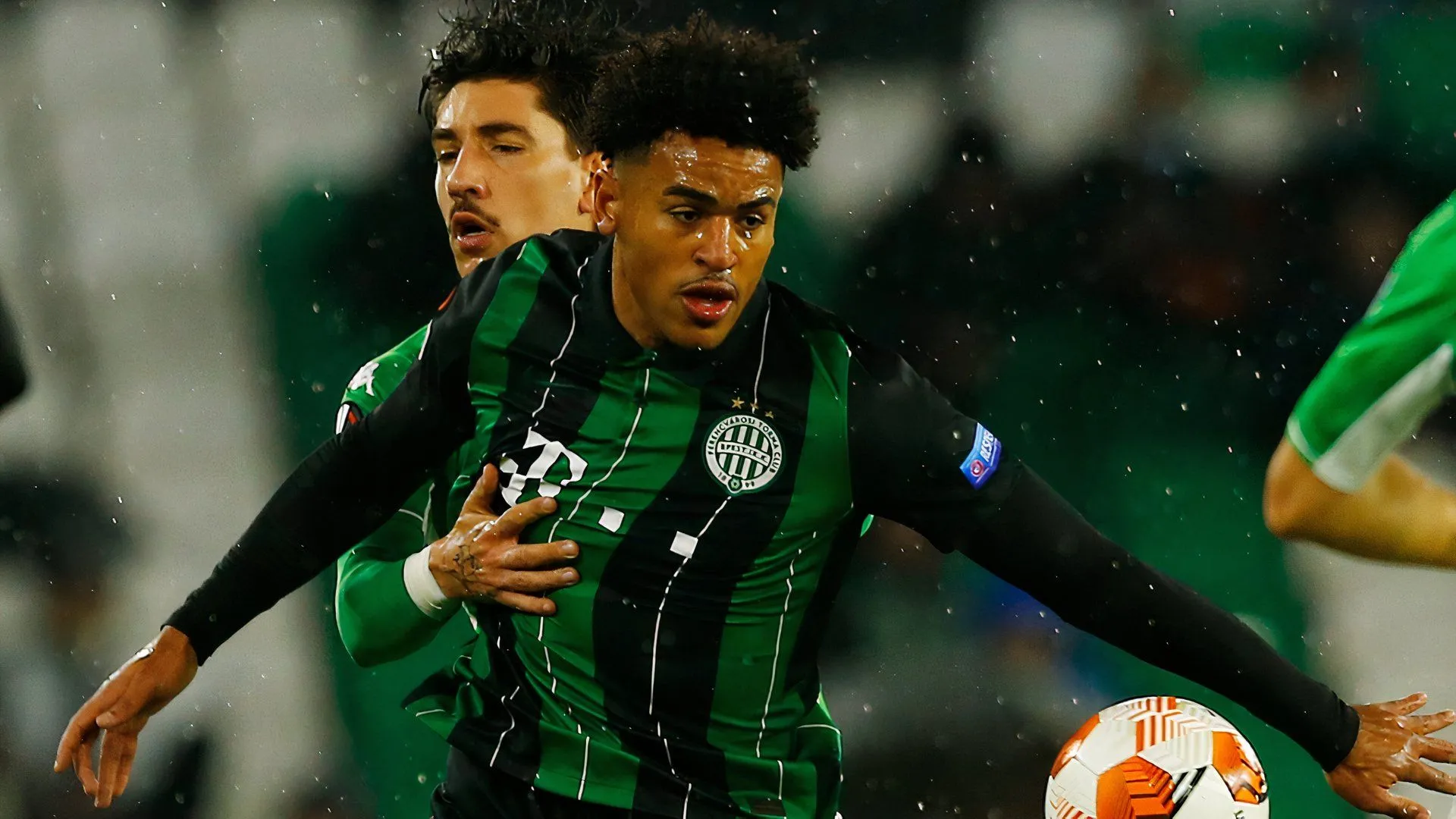 Ryan Mmaee, tiền đạo Ma-rốc của Stoke City, cần tìm bến đỗ mới để vực dậy sự nghiệp bị chấn thương cản trở.