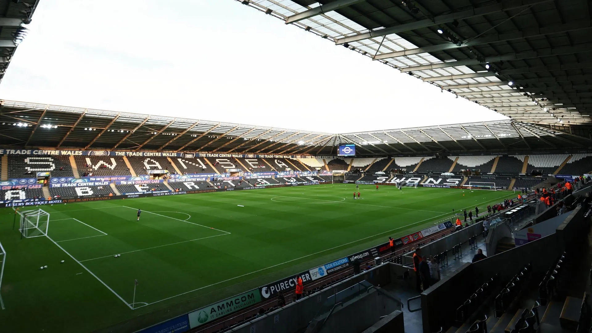 Toàn cảnh sân Swansea.Com, nơi 'Thiên nga' viết nên những câu chuyện đẹp