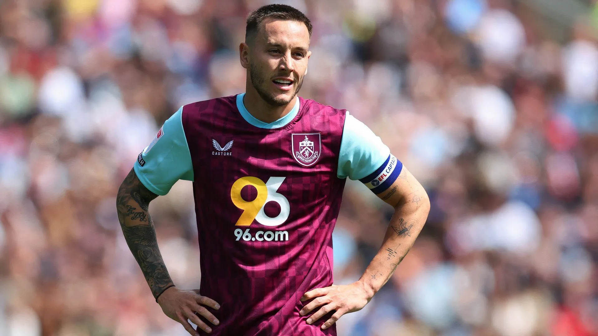 Josh Brownhill thi đấu ấn tượng tại Championship trước khi quyết định sang Saudi Arabia