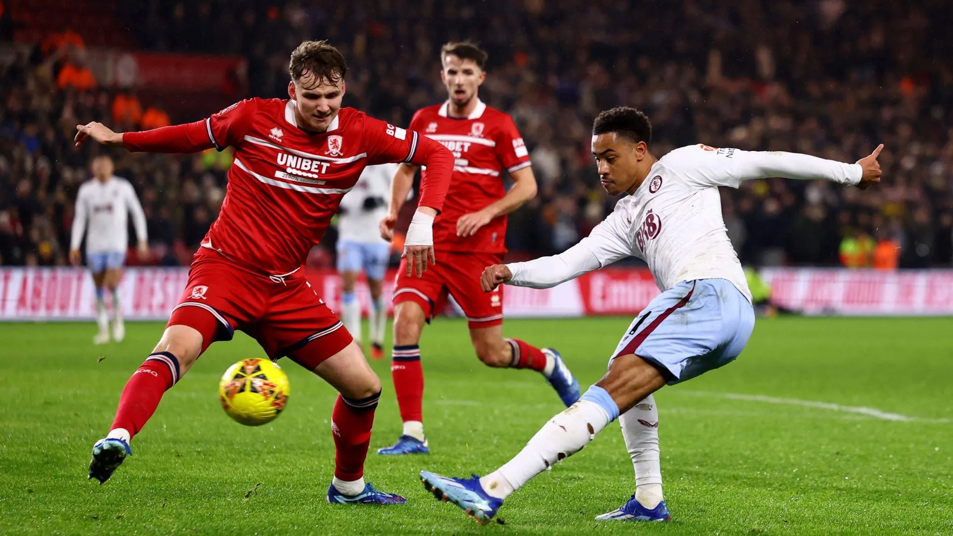 Rav van den Berg trên sân tập Middlesbrough trong giai đoạn cuối