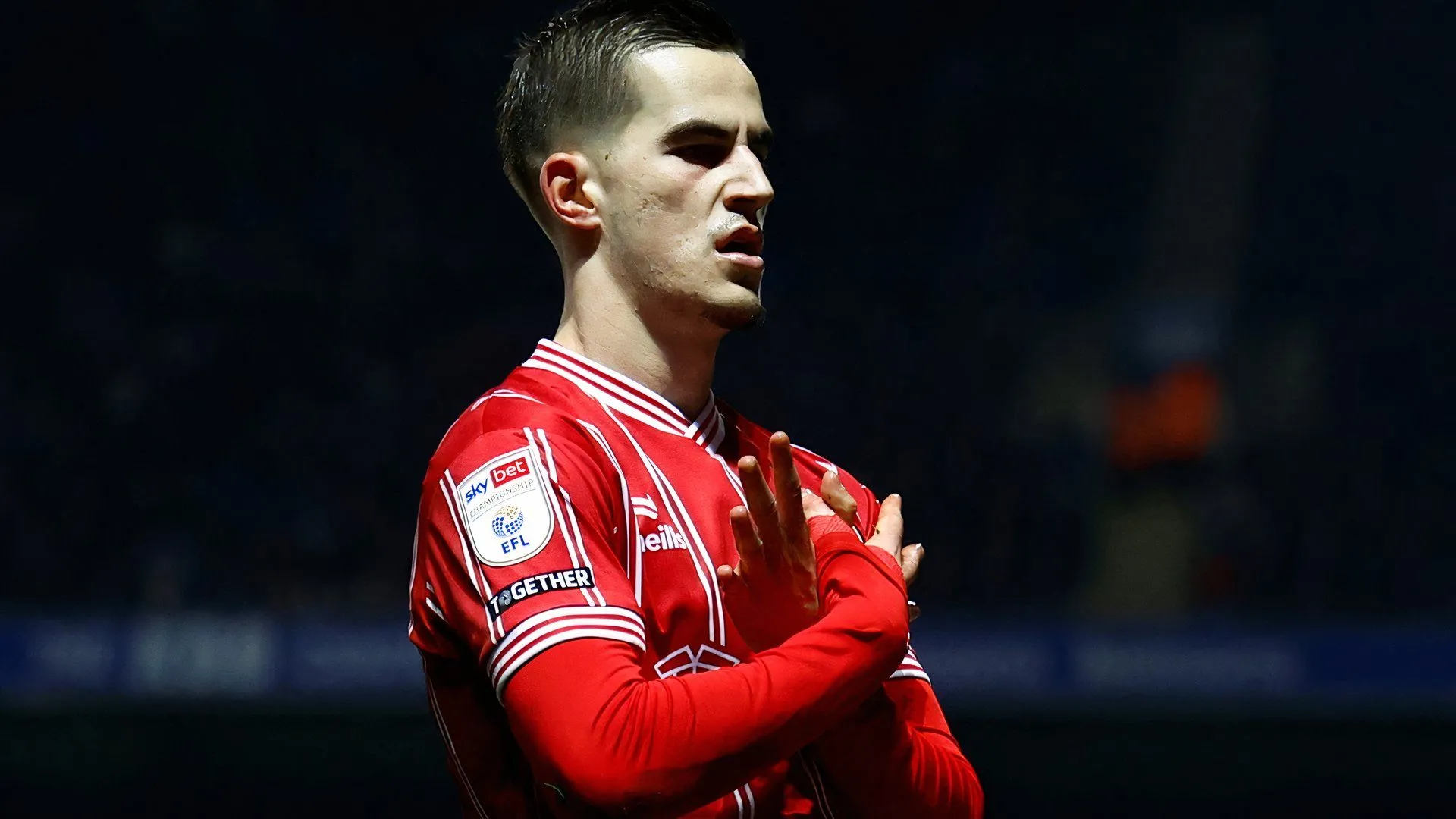 Anis Mehmeti ăn mừng cho Bristol City, cầu thủ Albania là nguồn cảm hứng tấn công của đội