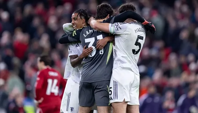 Bộ đôi Amad và Bryan Mbeumo ăn mừng, biểu tượng cho sự kết nối và sức bật của hàng công Man United